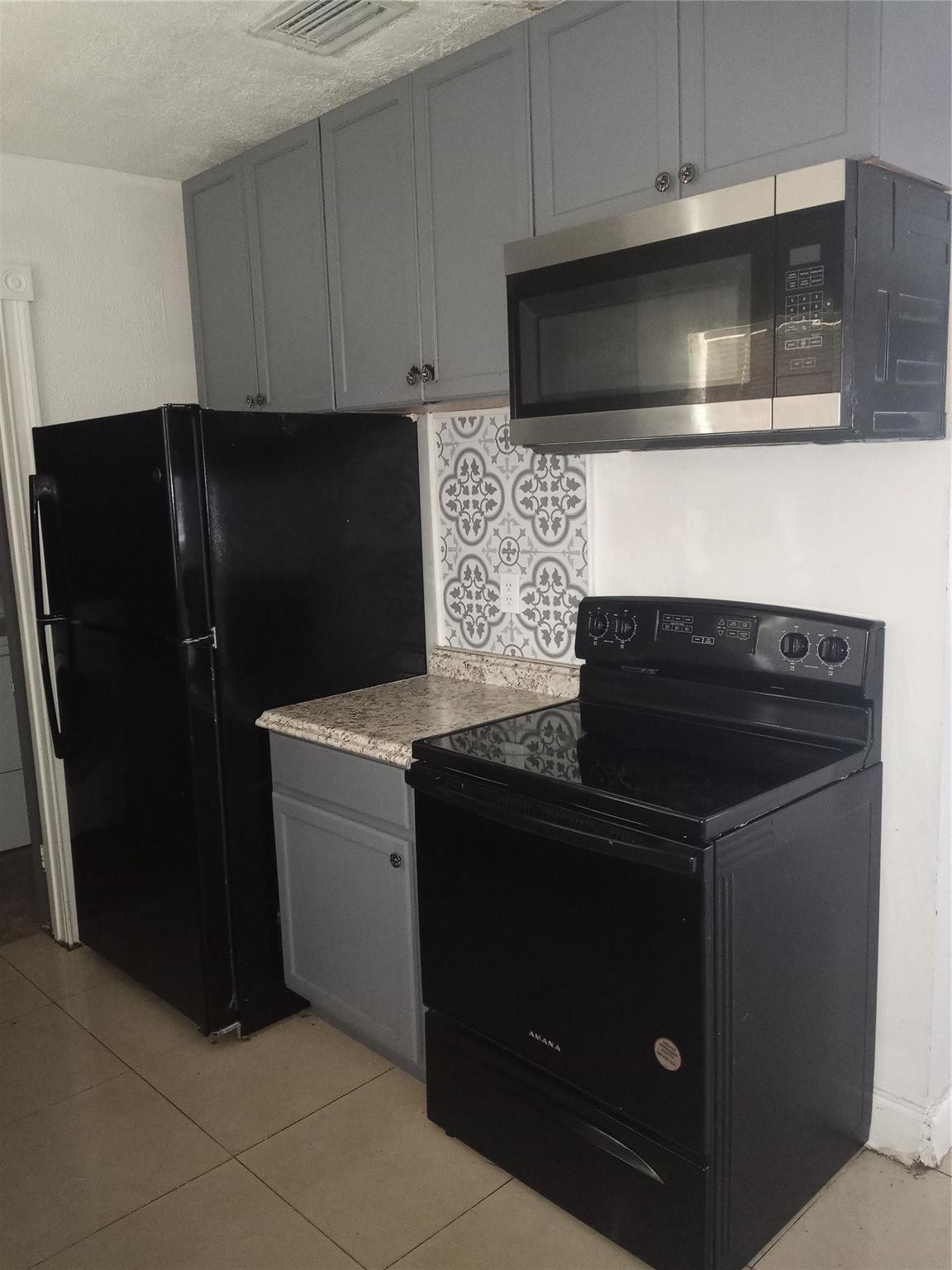 3BR – SingleFamilyResidence at 2900 NW 8th Street