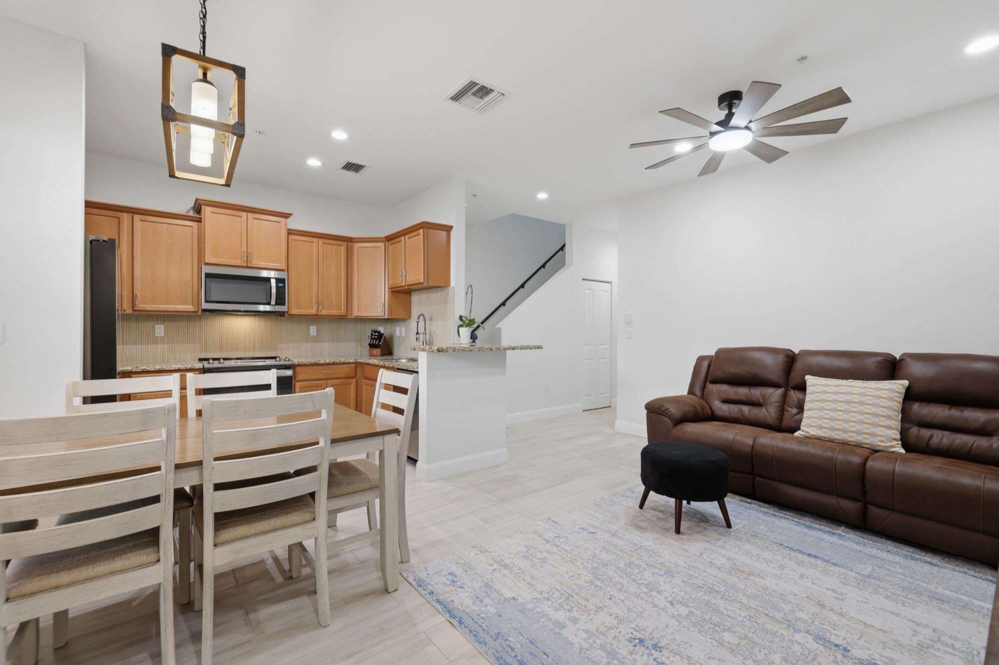 3BR – Townhouse at 615 SW 2nd Terrace