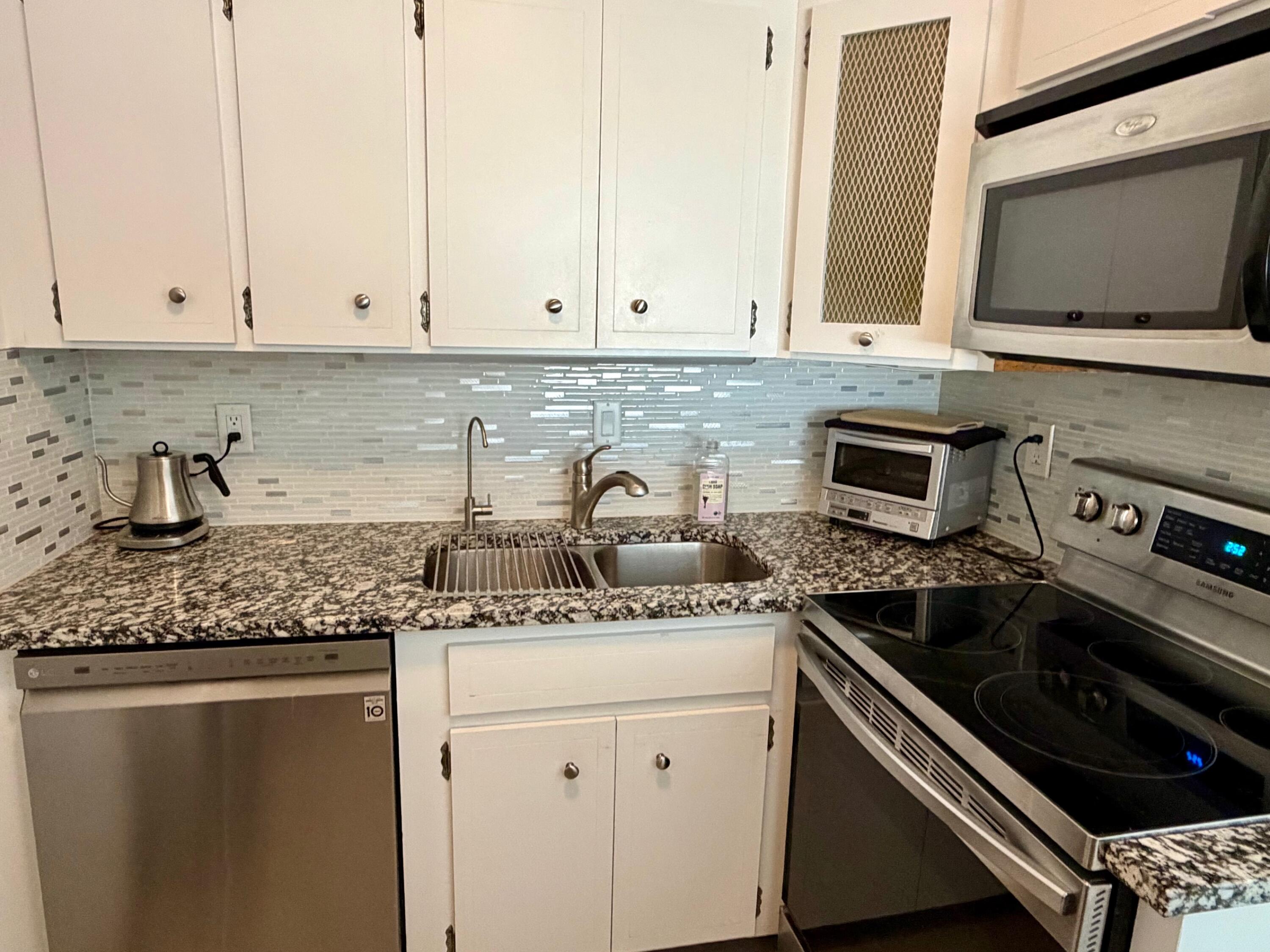 2BR – Condominium at 5700 NE 22nd Way #329