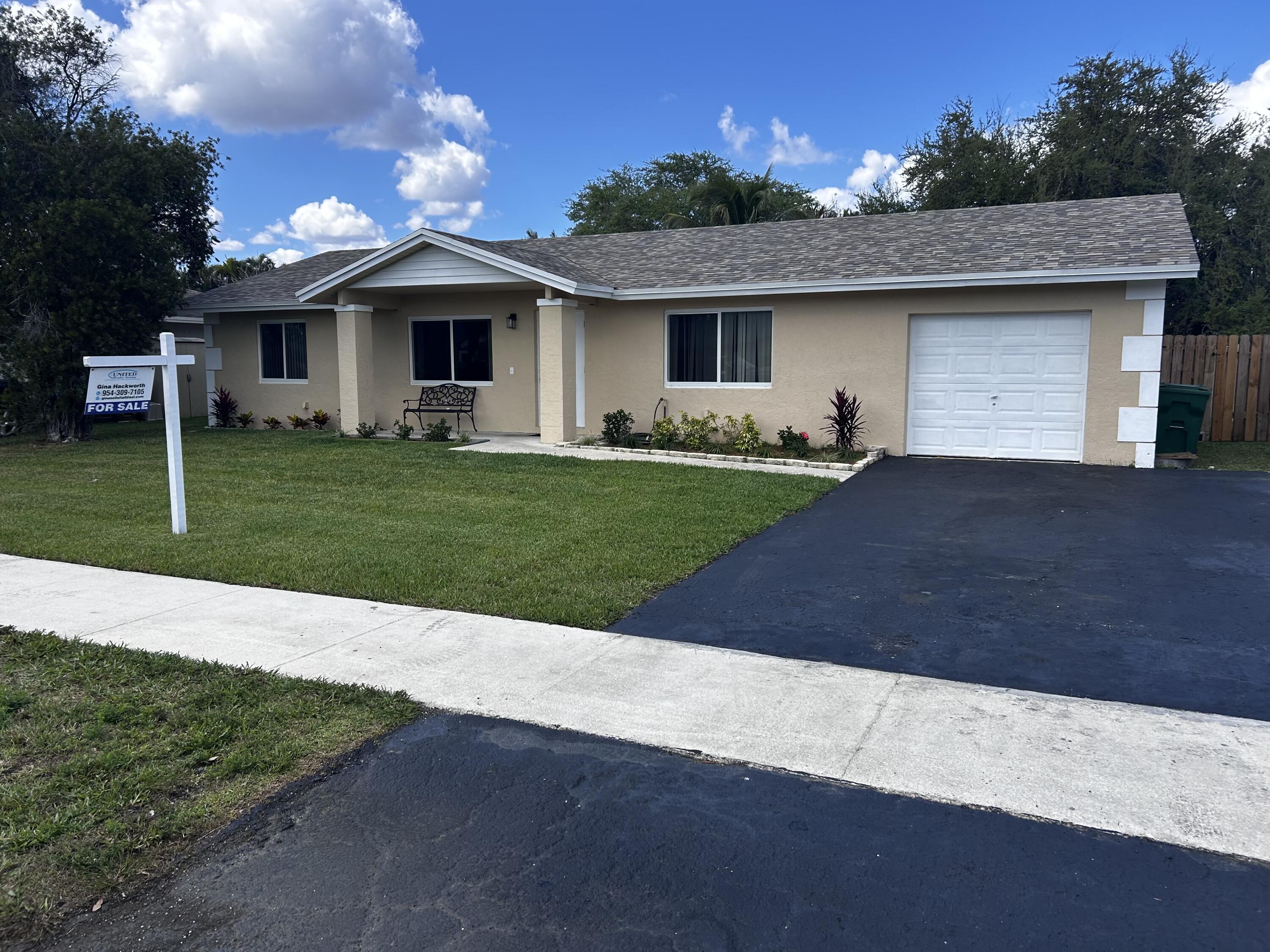 4BR – SingleFamilyResidence at 12541 SW 10th Court