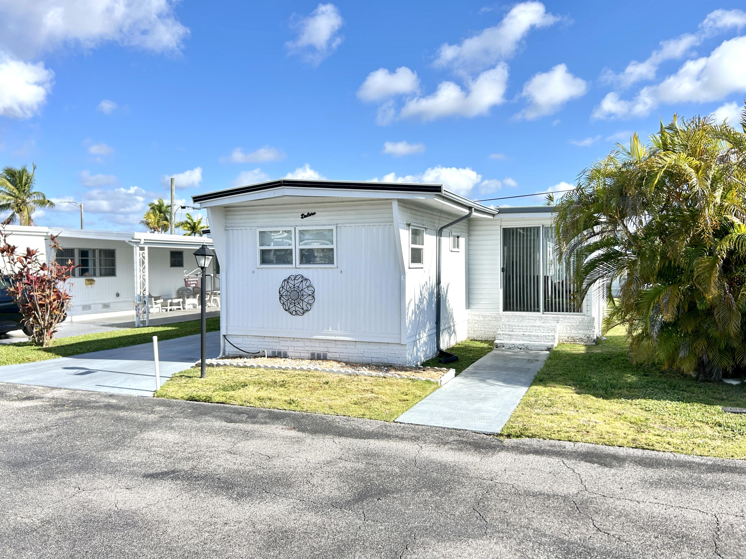 2BR – ManufacturedHome at 3233 State Street