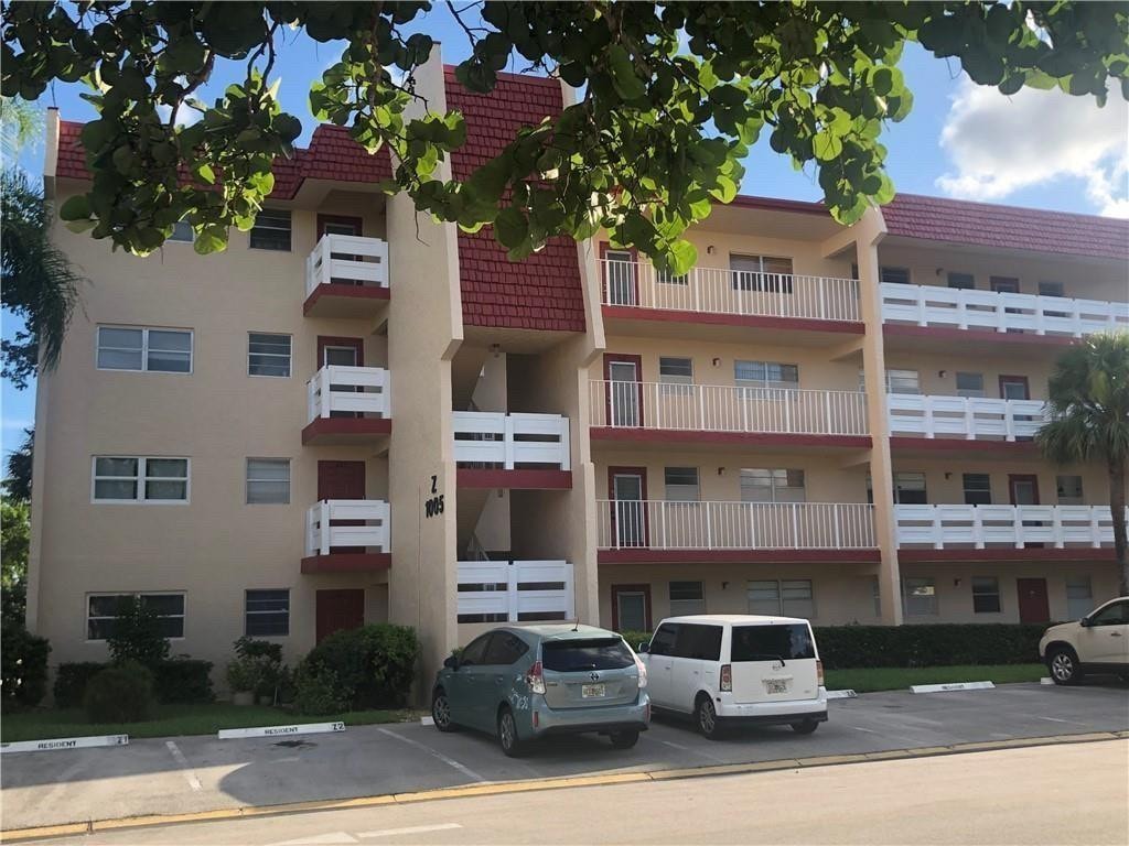 2BR – Condominium at 1005 Country Club Drive #303