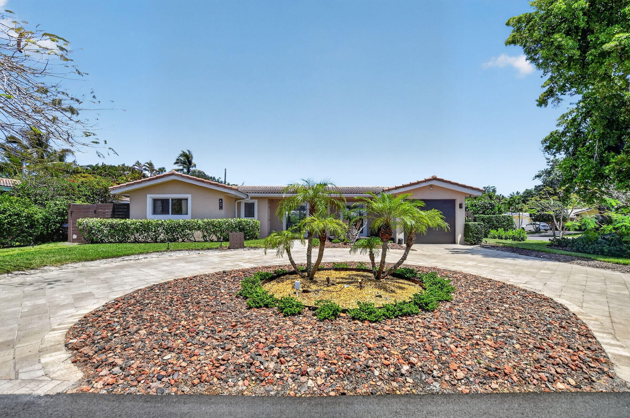 3BR – SingleFamilyResidence at 424 SW 7th Way