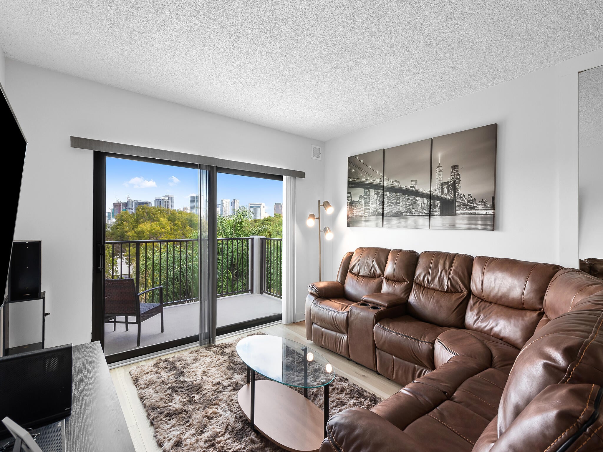 1BR – Condominium at 900 River Reach Drive #406