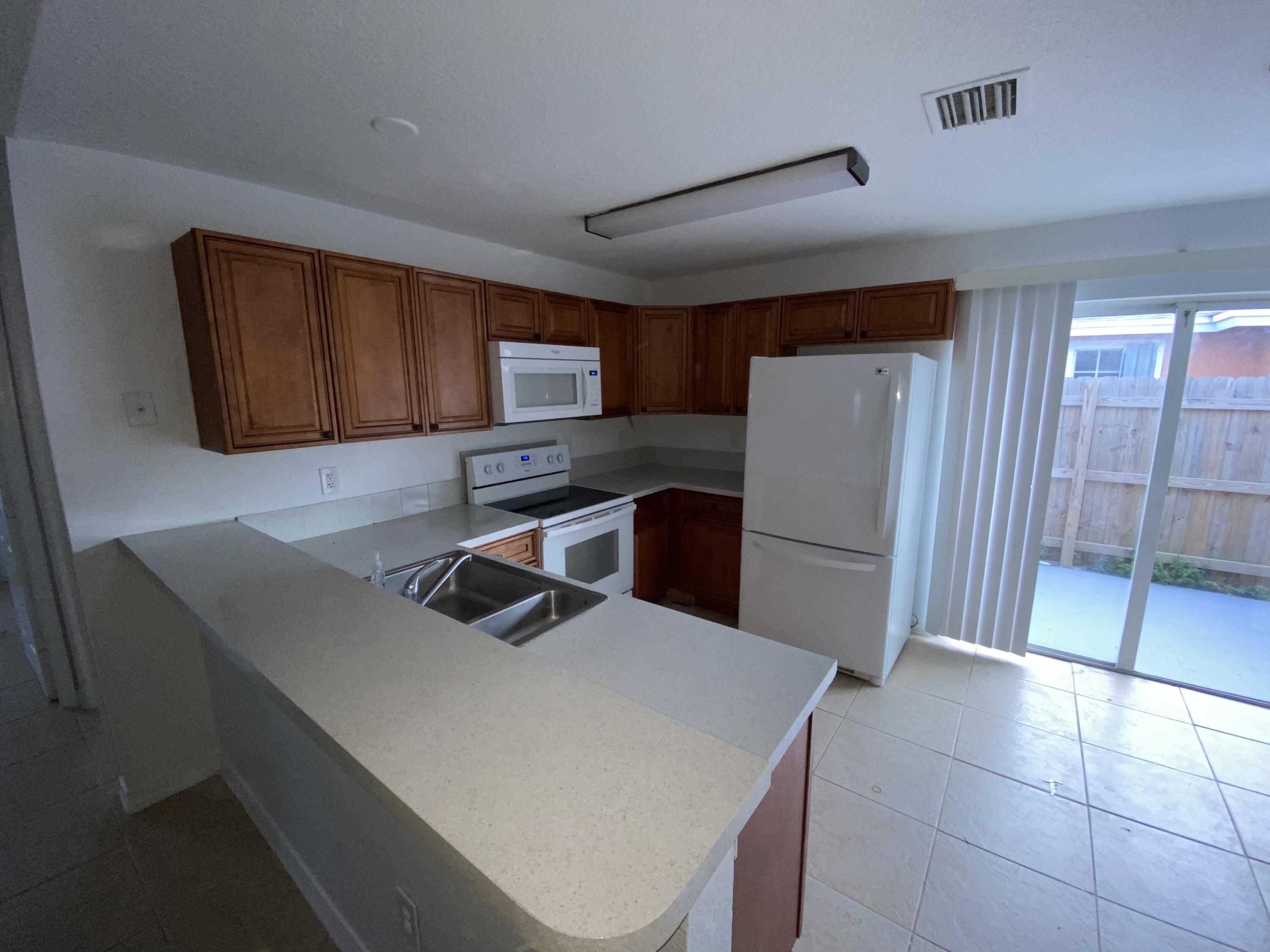 4BR – RNT at 618 NE 1st Street #B