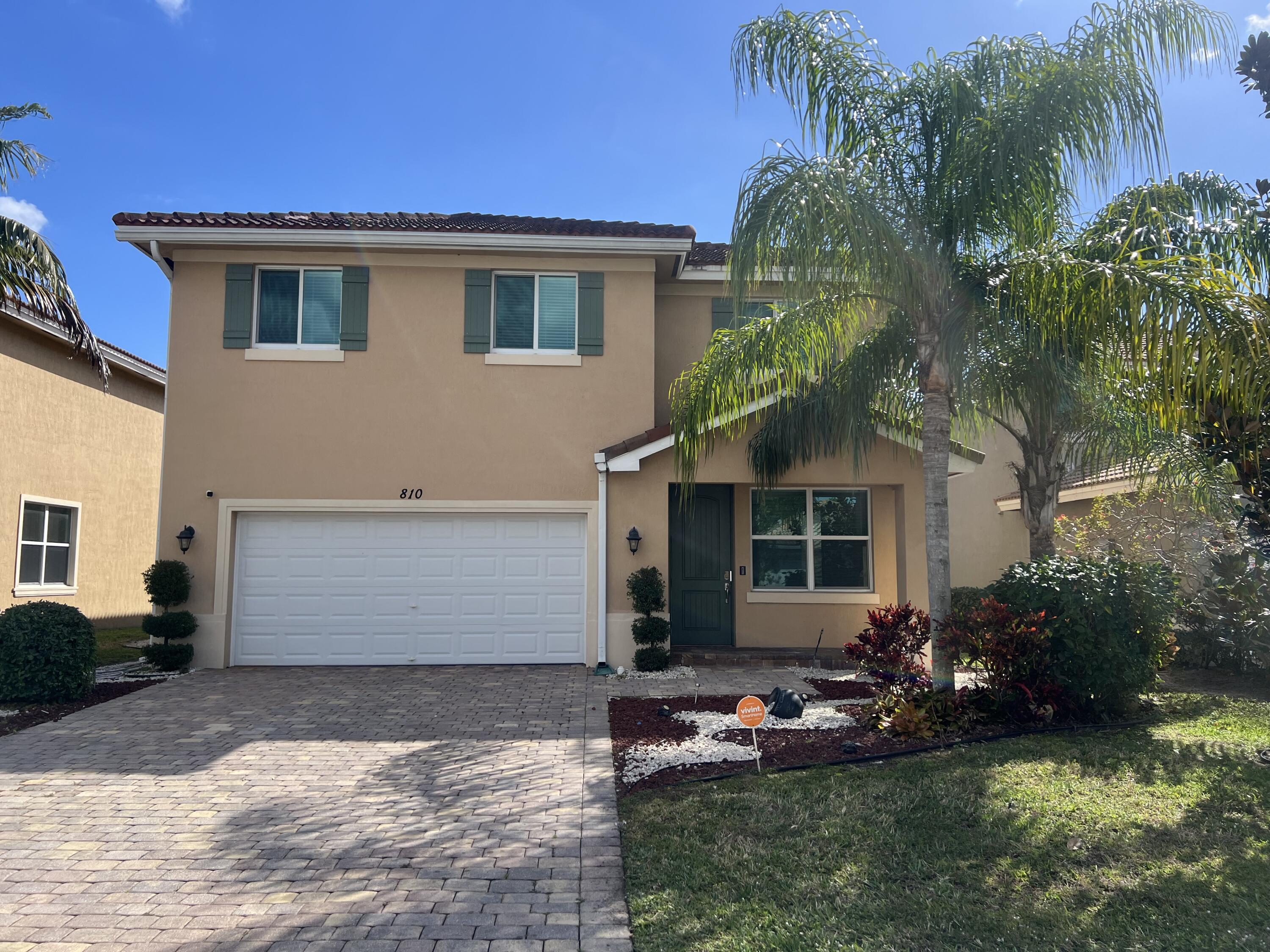 5BR – SingleFamilyResidence at 810 Palm Tree Lane