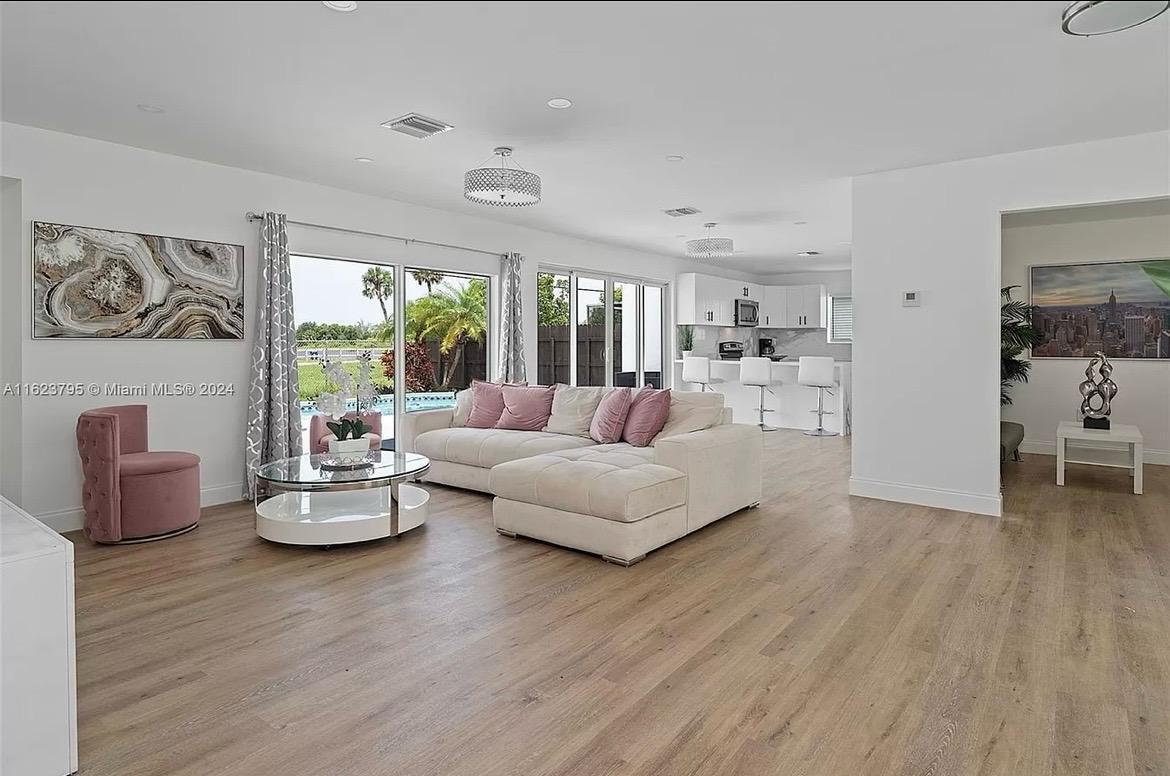 4BR – SingleFamilyResidence at 3705 Garden Lane