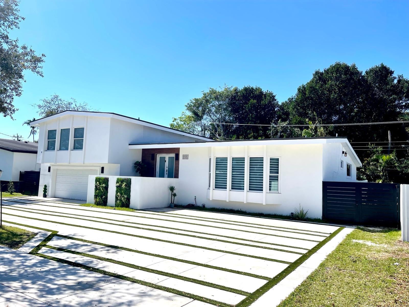 5BR – SingleFamilyResidence at 19960 Highland Lakes Boulevard