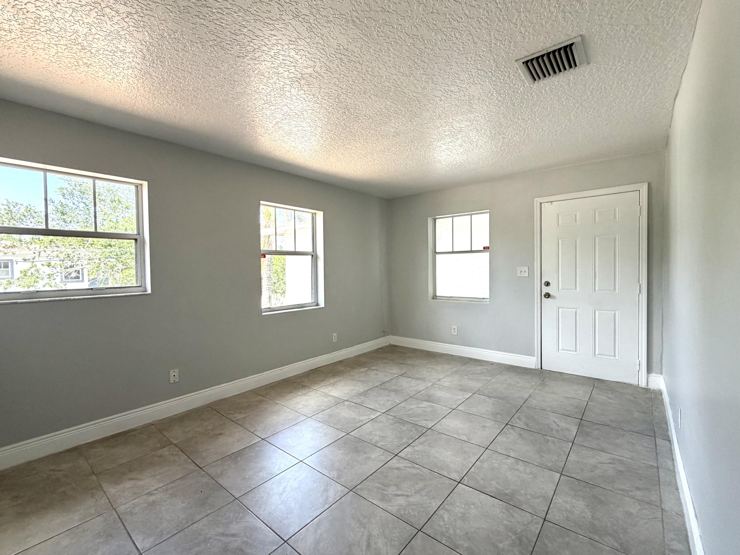 2BR – Apartment at 1025 SW 2nd Court #5