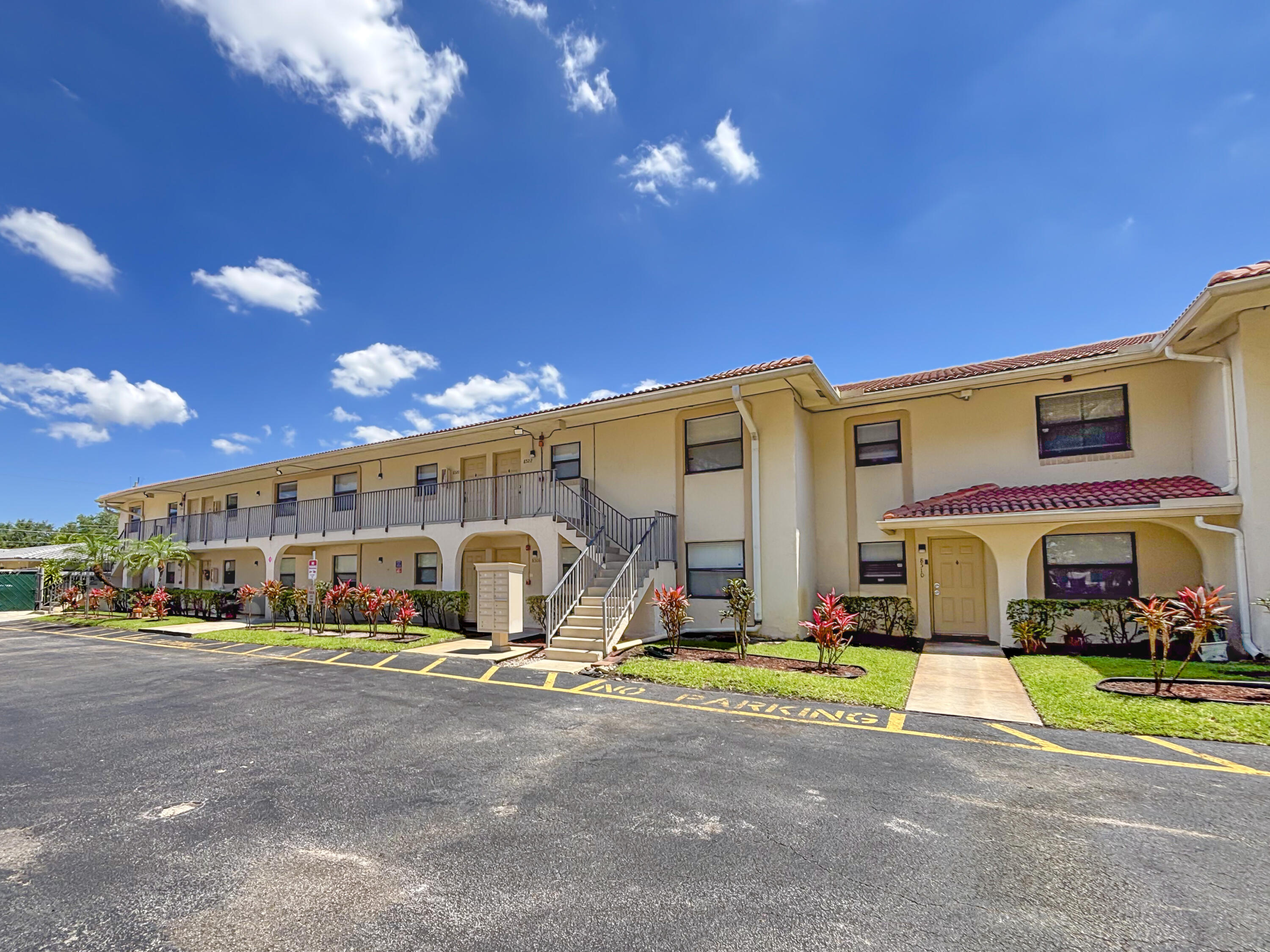 2BR – Apartment at 8502 NW 35th Court #8508