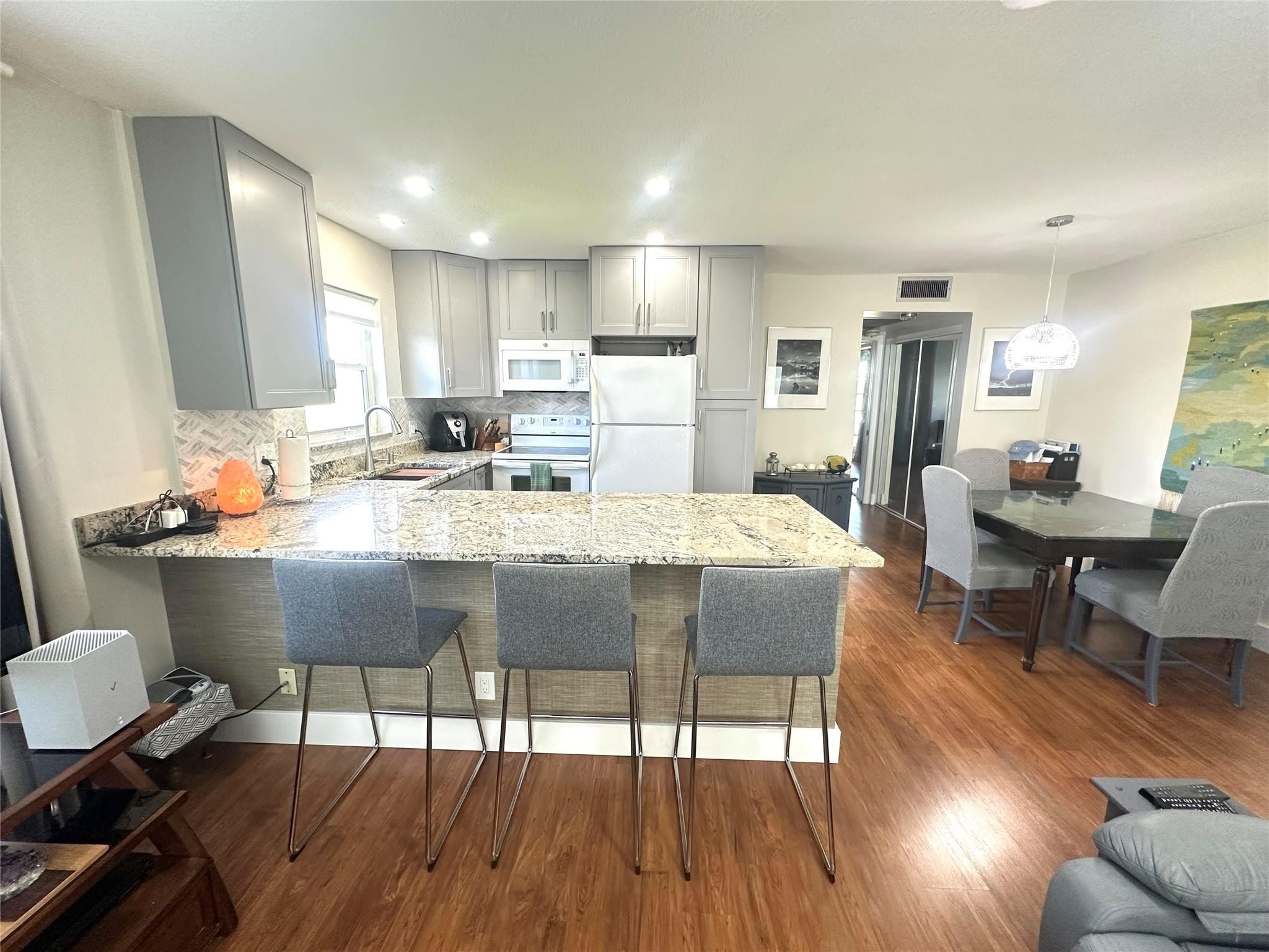 1BR – Condominium at 528 Tilford X #528