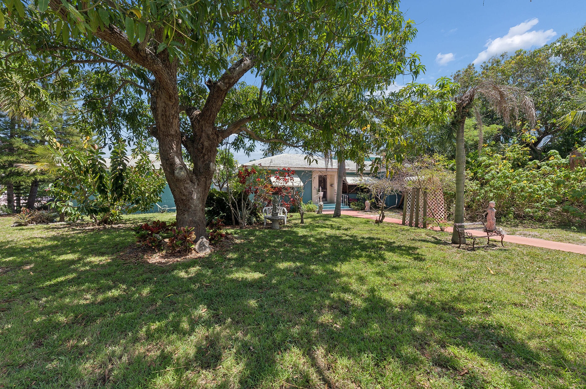 5BR – SingleFamilyResidence at 502 S Palmway