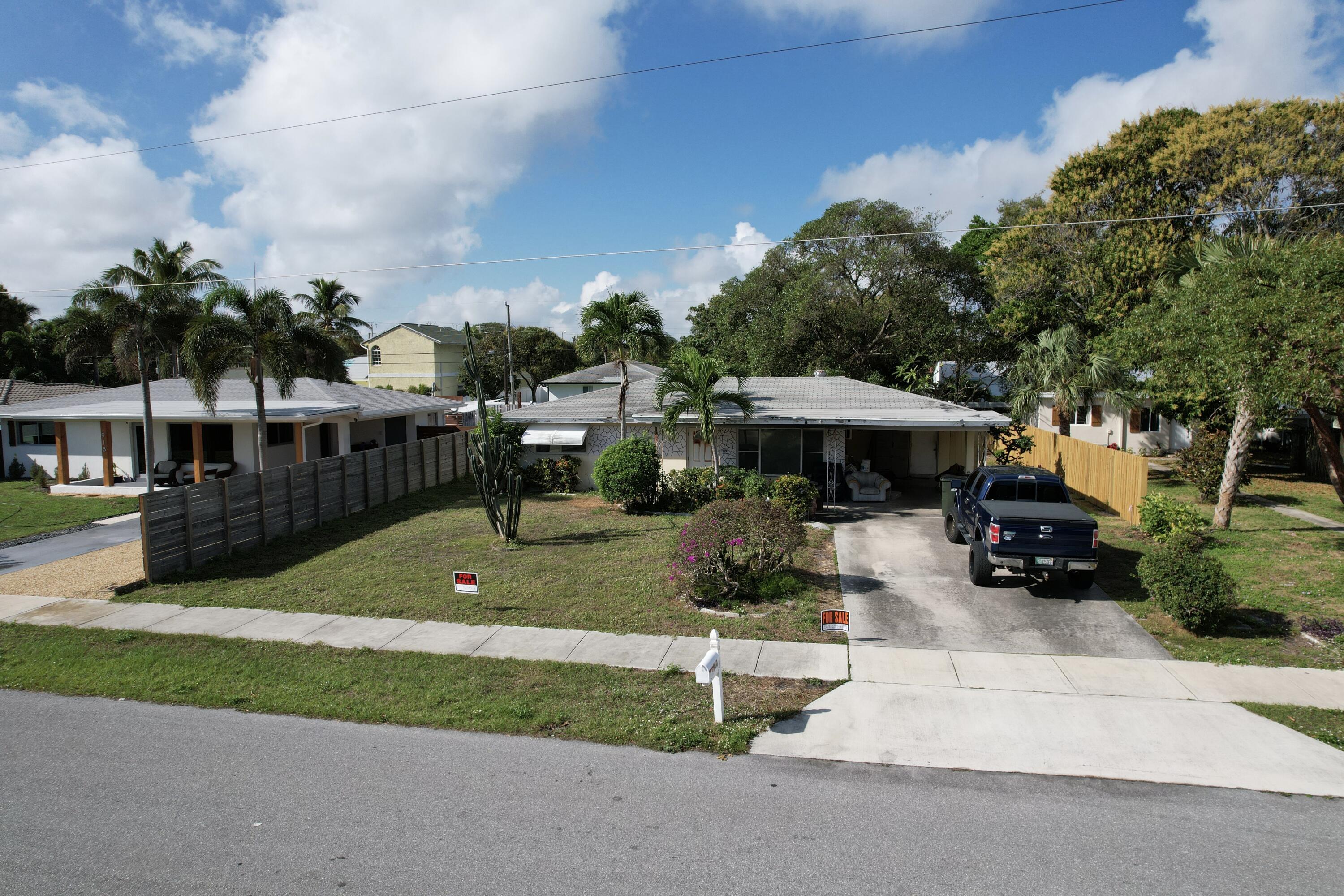 2BR – SingleFamilyResidence at 910 SE 3rd Avenue