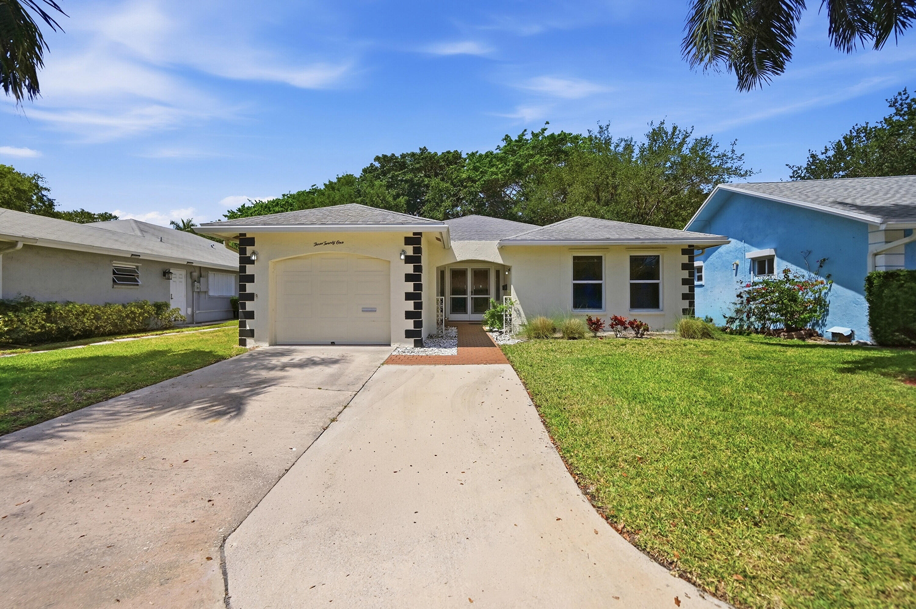 3BR – SingleFamilyResidence at 321 Del Rio Boulevard