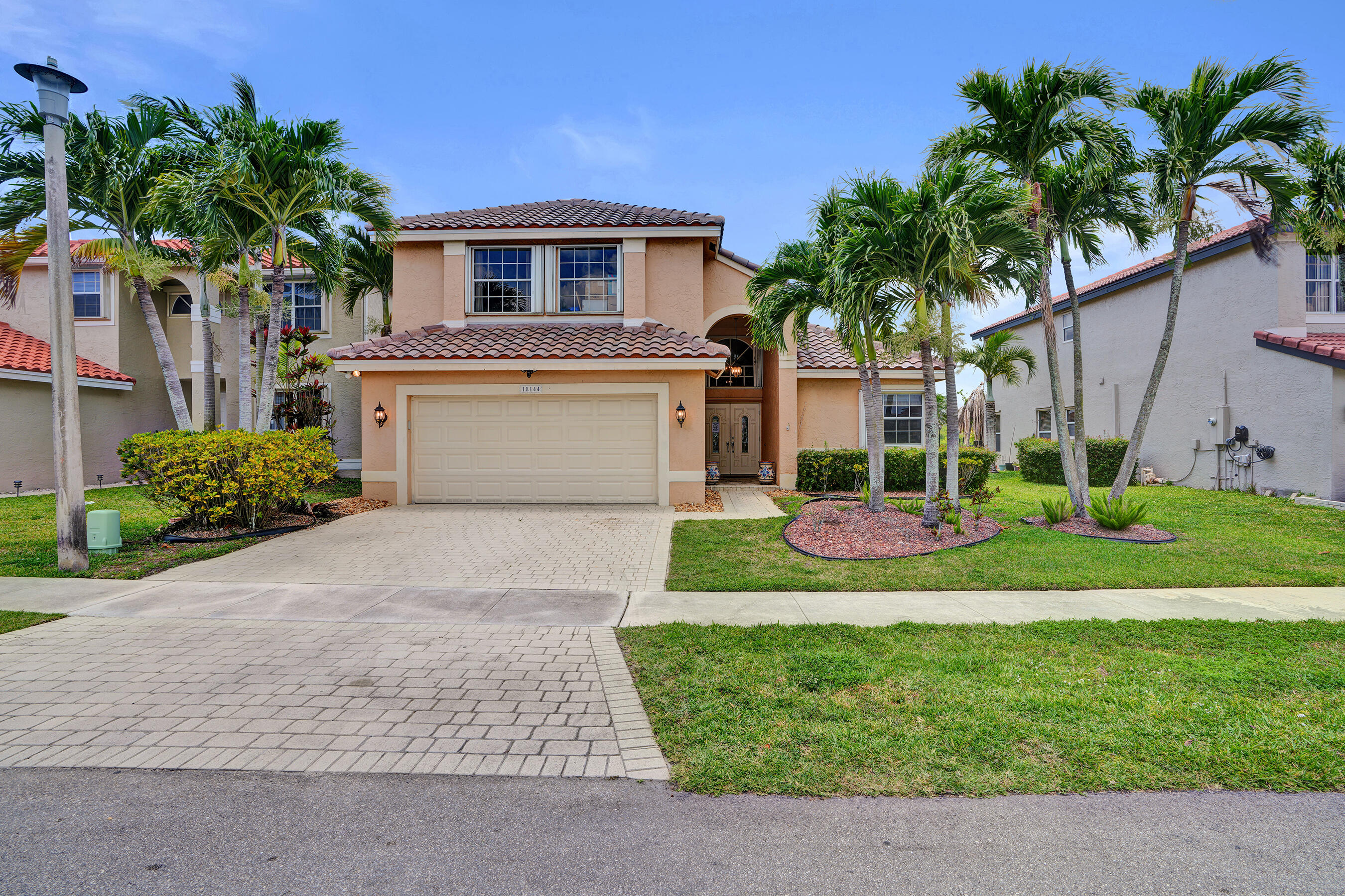 4BR – SingleFamilyResidence at 18144 SW 20th Street
