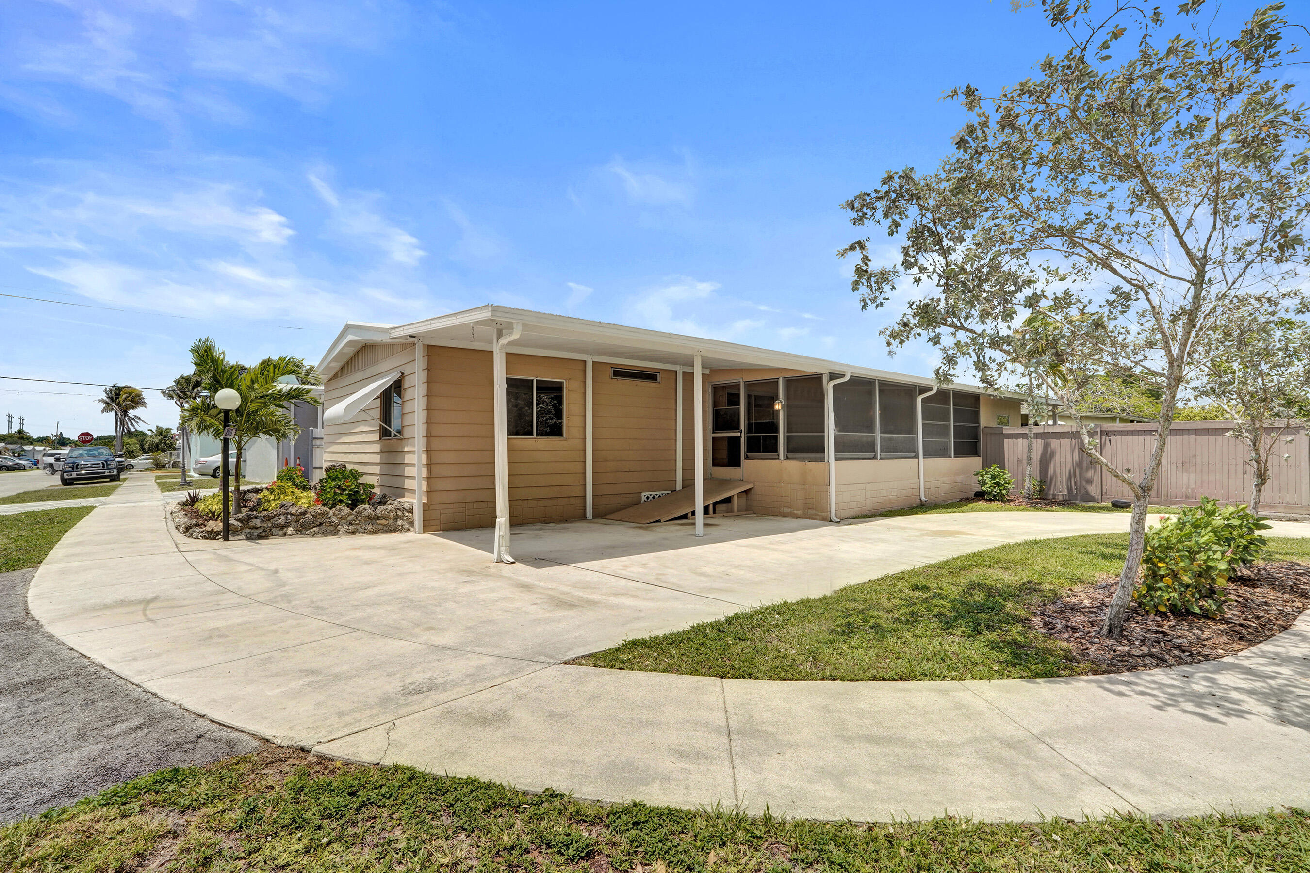 3BR – ManufacturedHome at 21411 NW 3rd Street