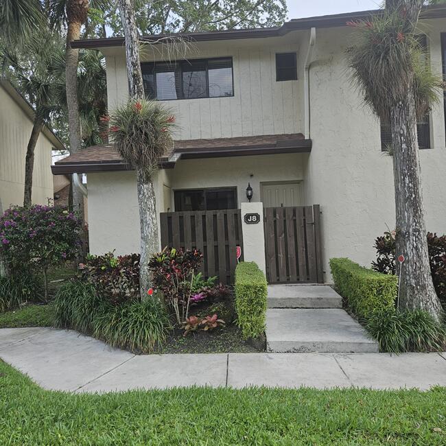 2BR – Condominium at 7620 NW 79th Avenue #J8