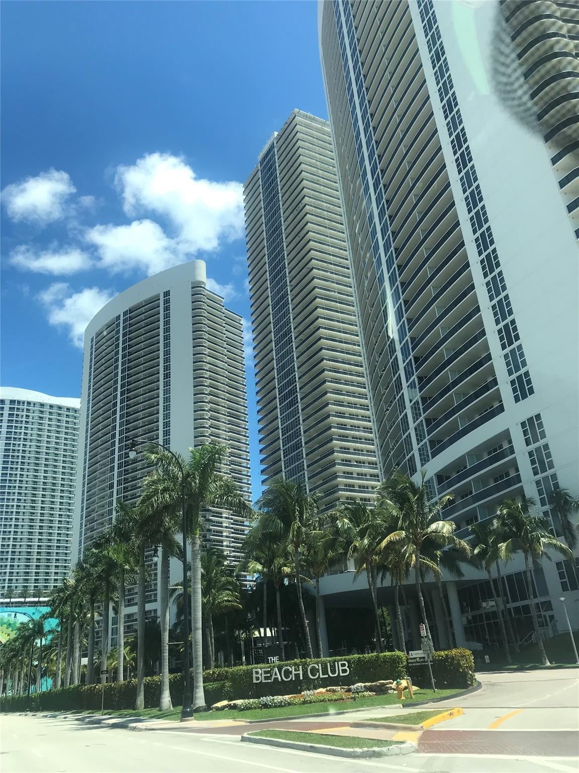 3BR – Condominium at 1850 S Ocean Drive #4202