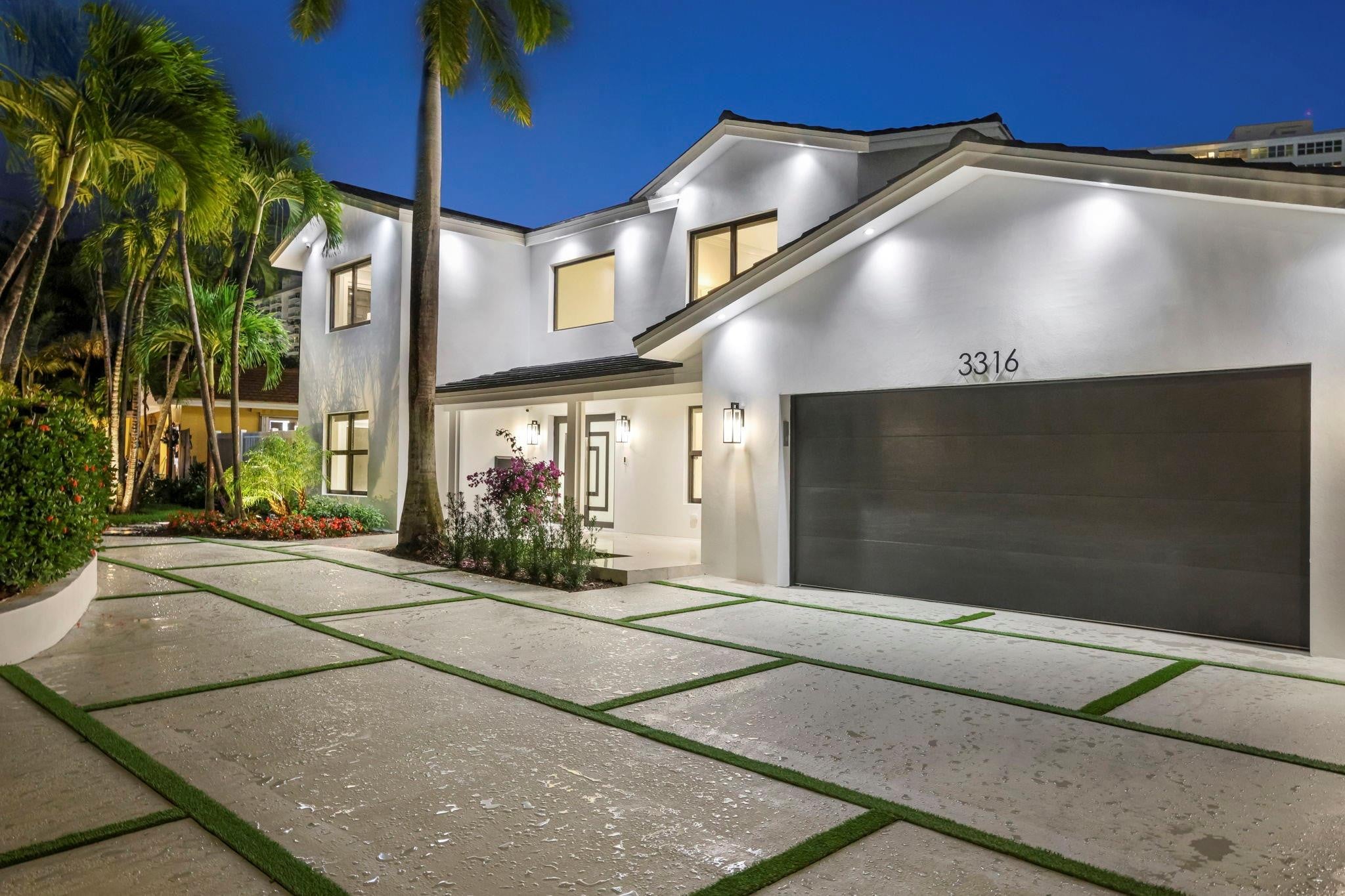 4BR – SingleFamilyResidence at 3316 NE 37th Street