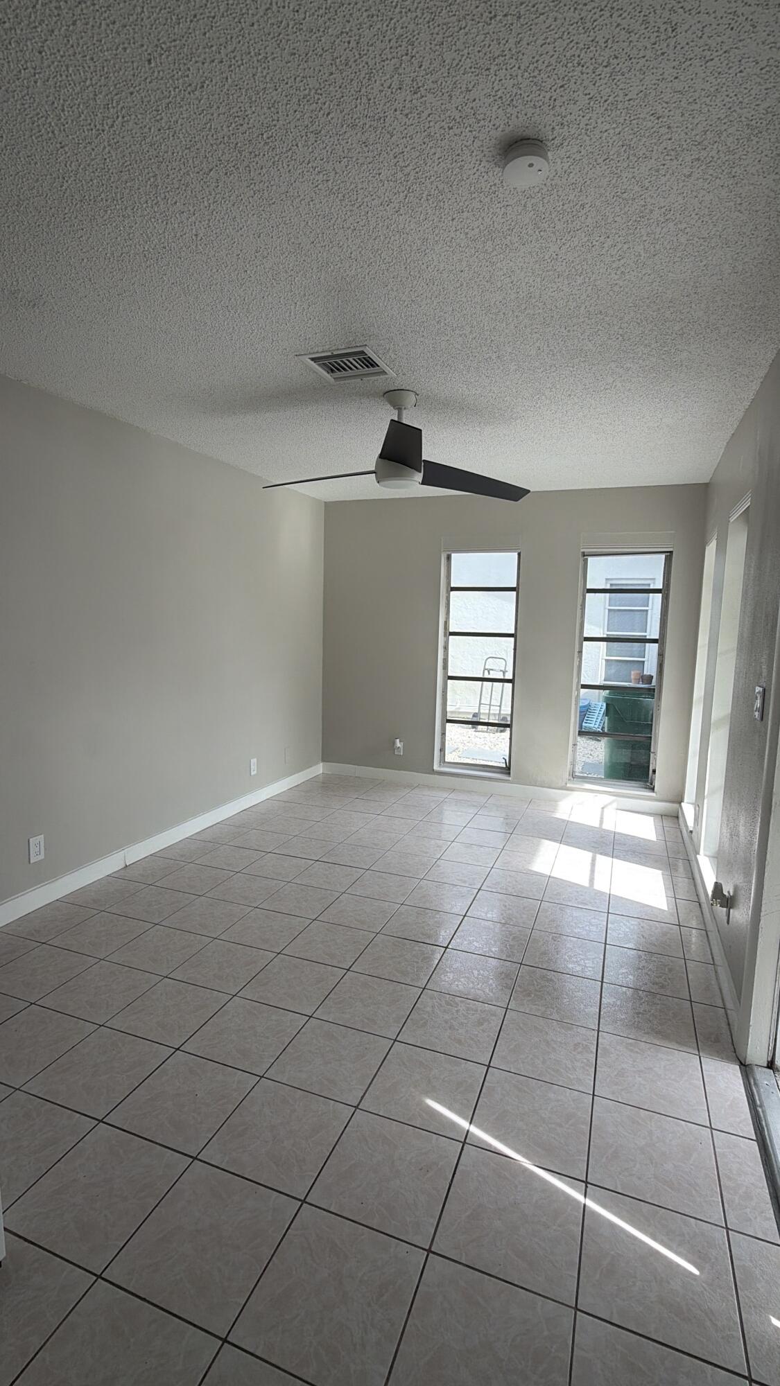 1BR – Apartment at 47 SE 13th Street #2