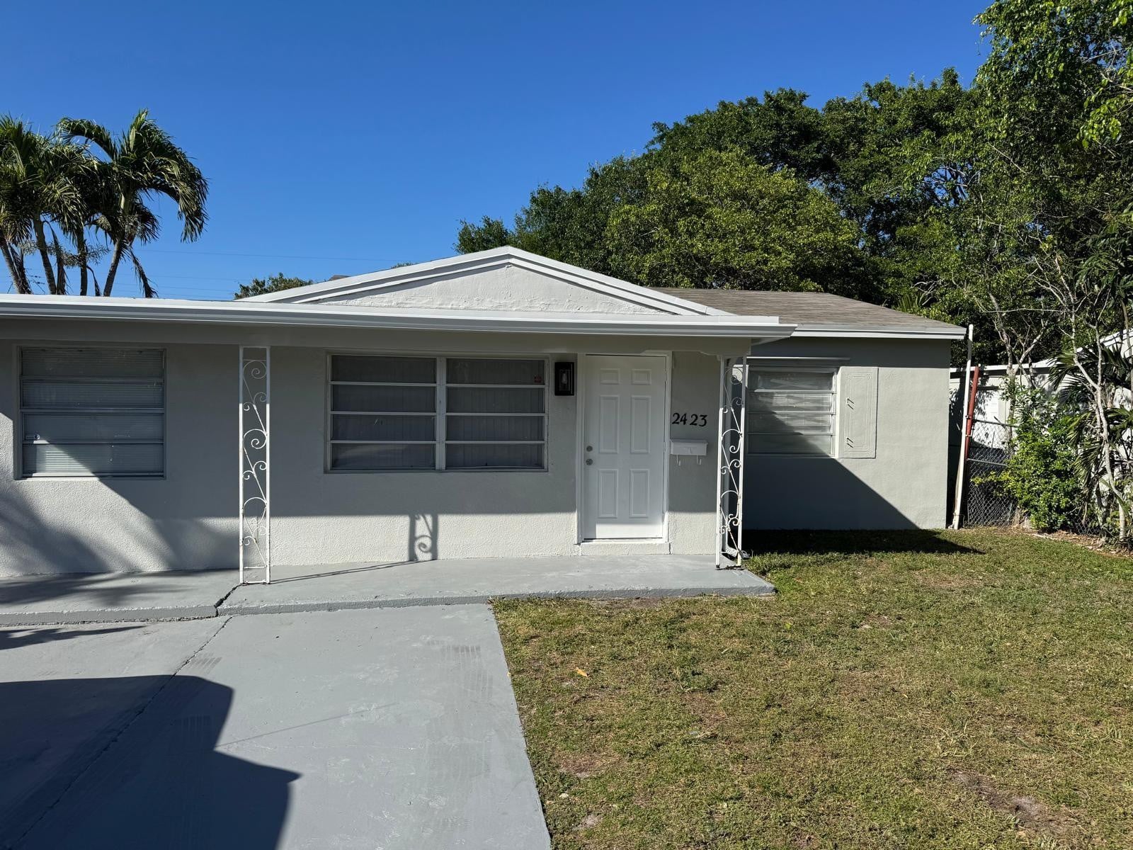 4BR – SingleFamilyResidence at 2423 Scott Street