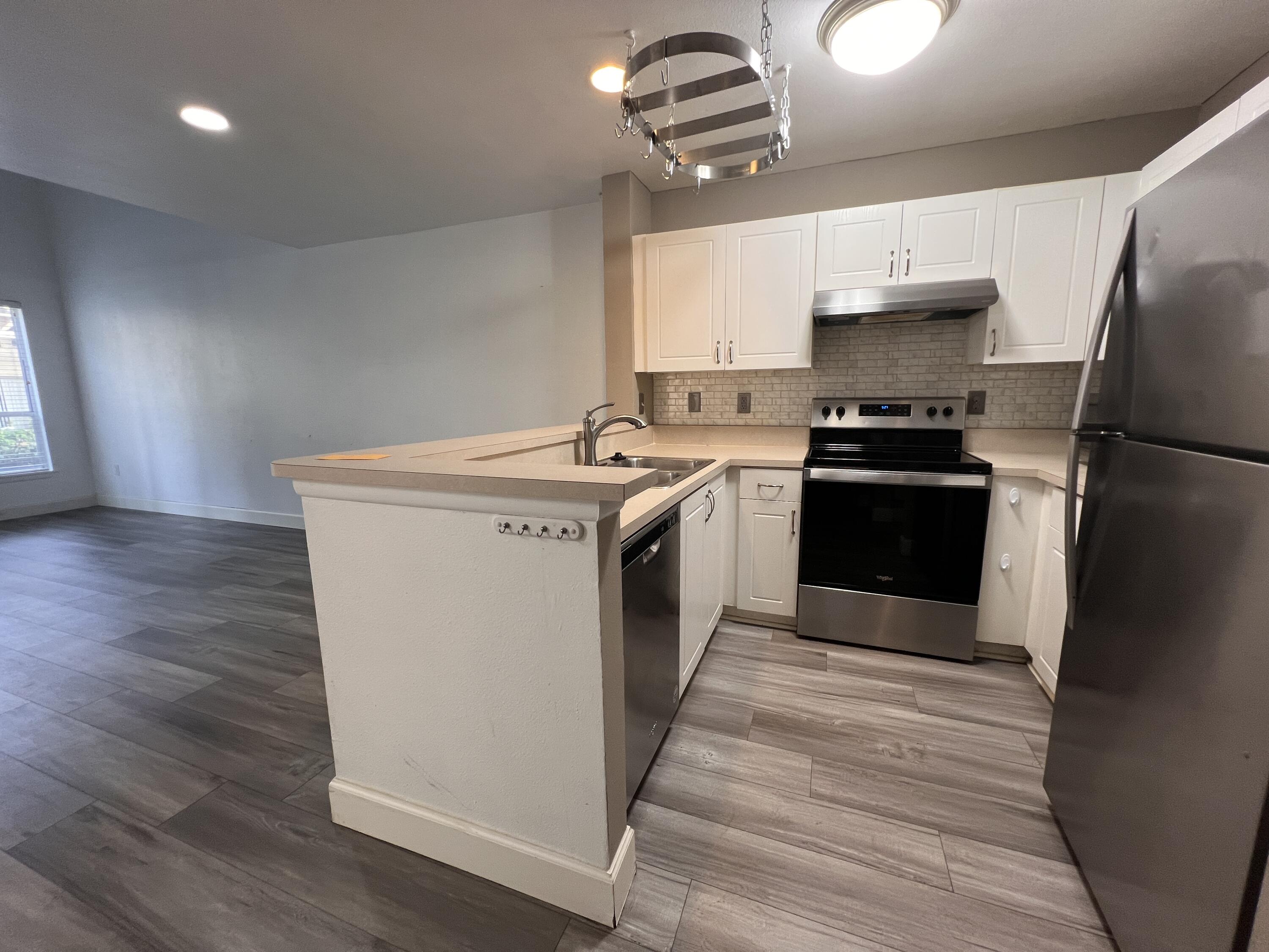 2BR – Townhouse at 4863 Via Palm Lakes #803