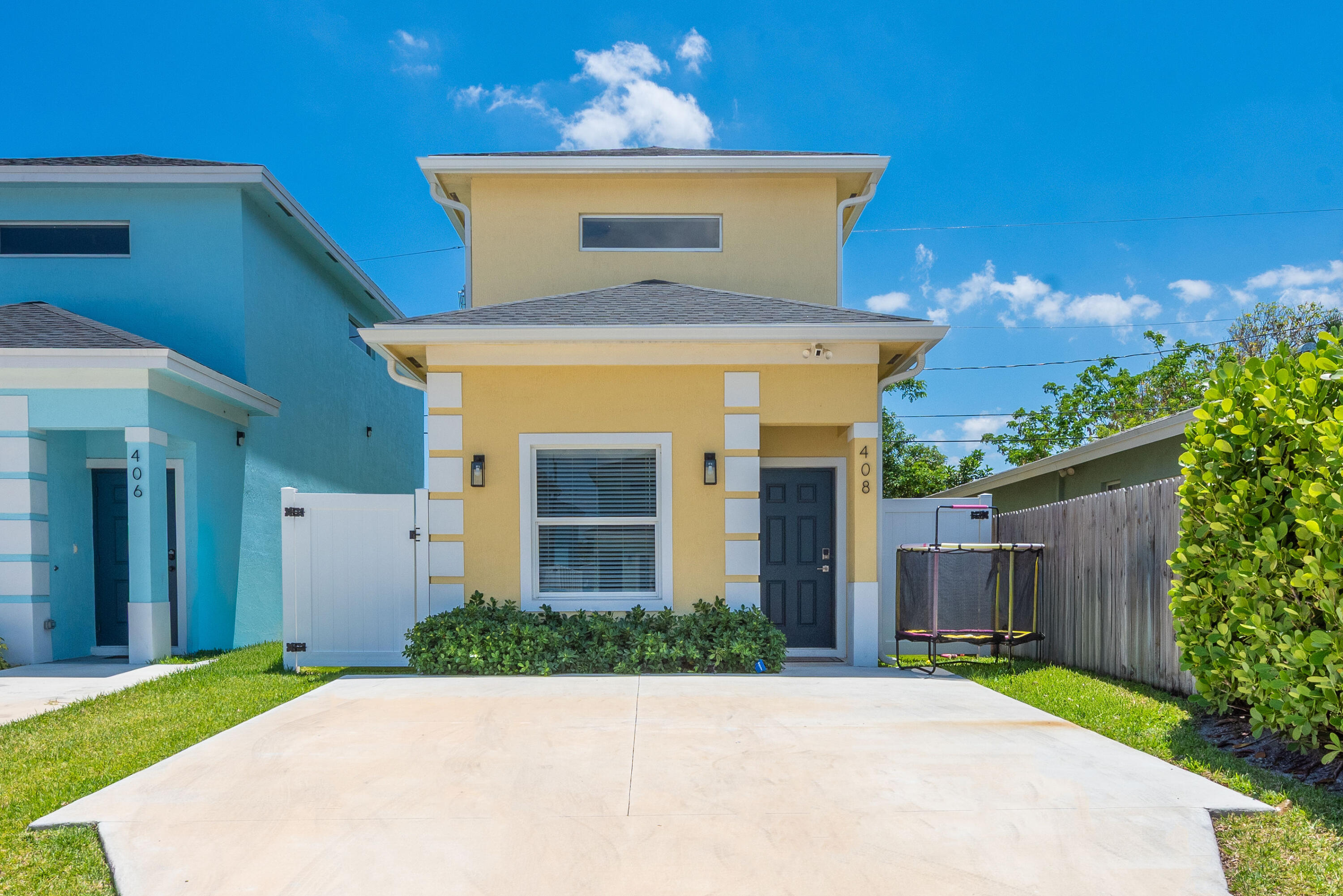 3BR – SingleFamilyResidence at 408 NW 12th Avenue