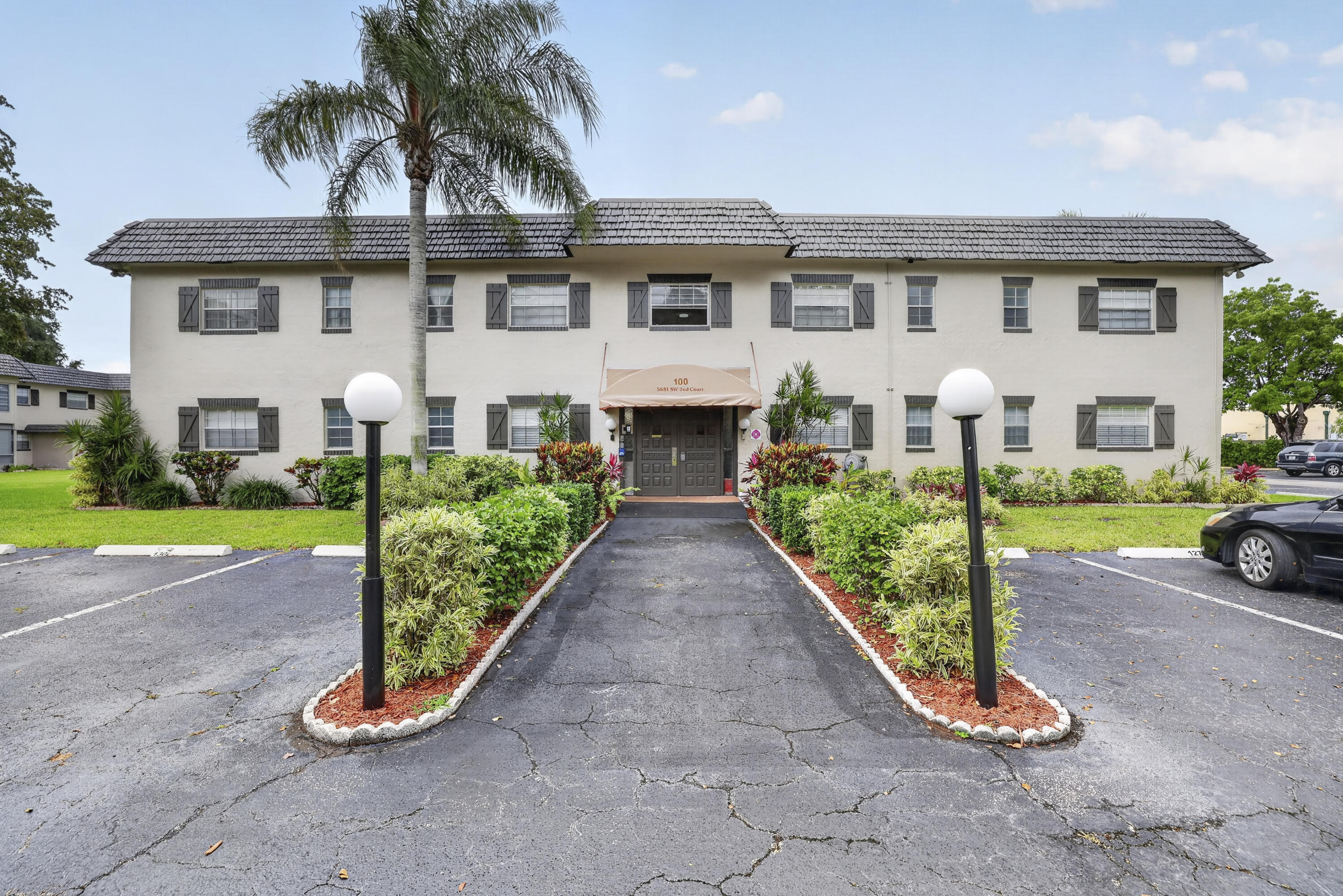 1BR – Condominium at 5681 SW 2nd Court