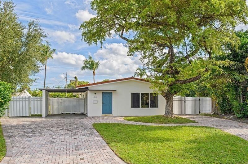 3BR – SingleFamilyResidence at 332 NW 26th Court