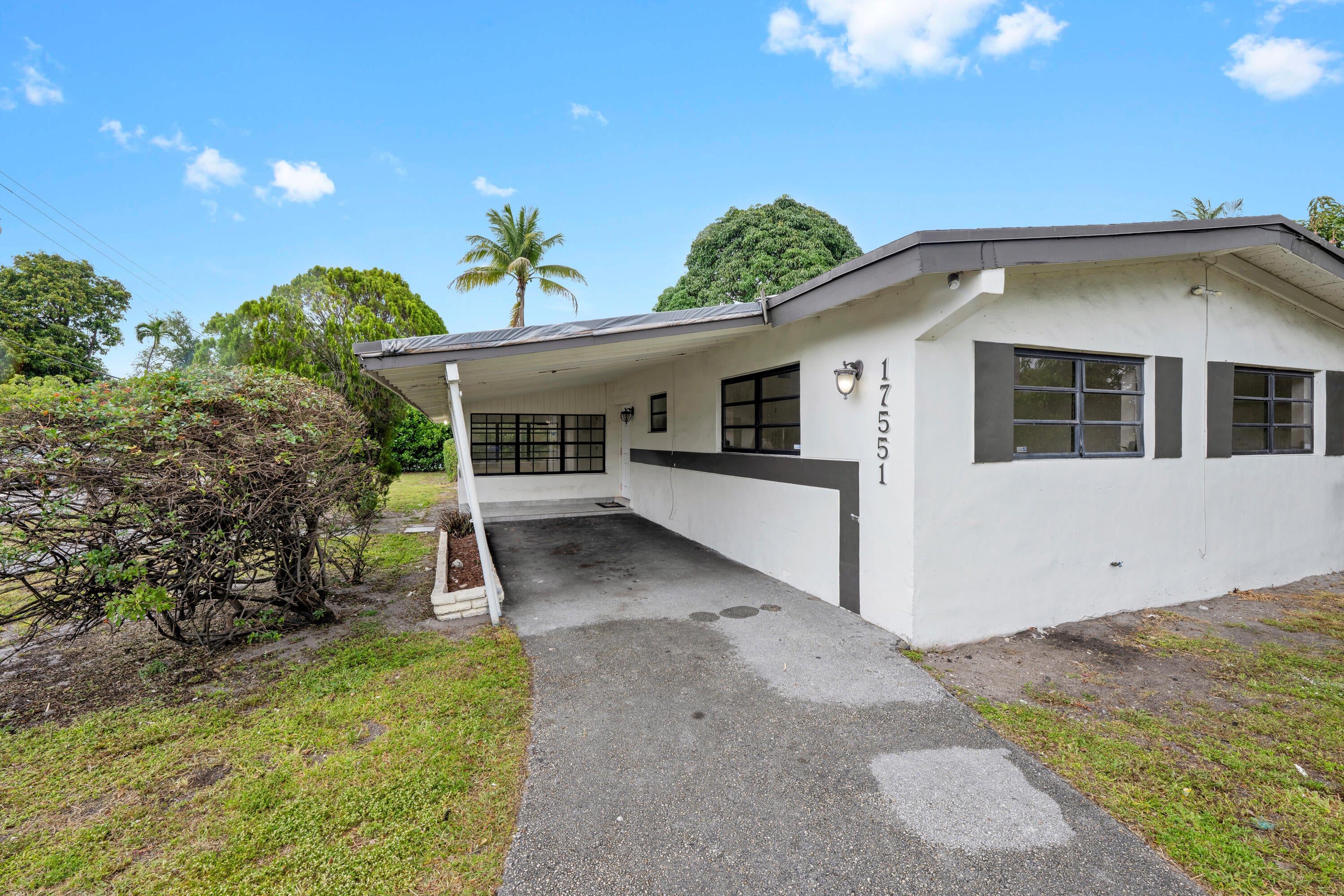 2BR – SingleFamilyResidence at 17551 NE 5th Avenue