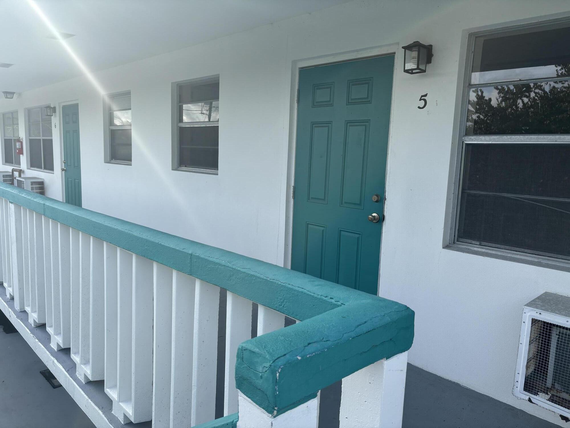 1BR – Condominium at 1111 N Federal Highway #5