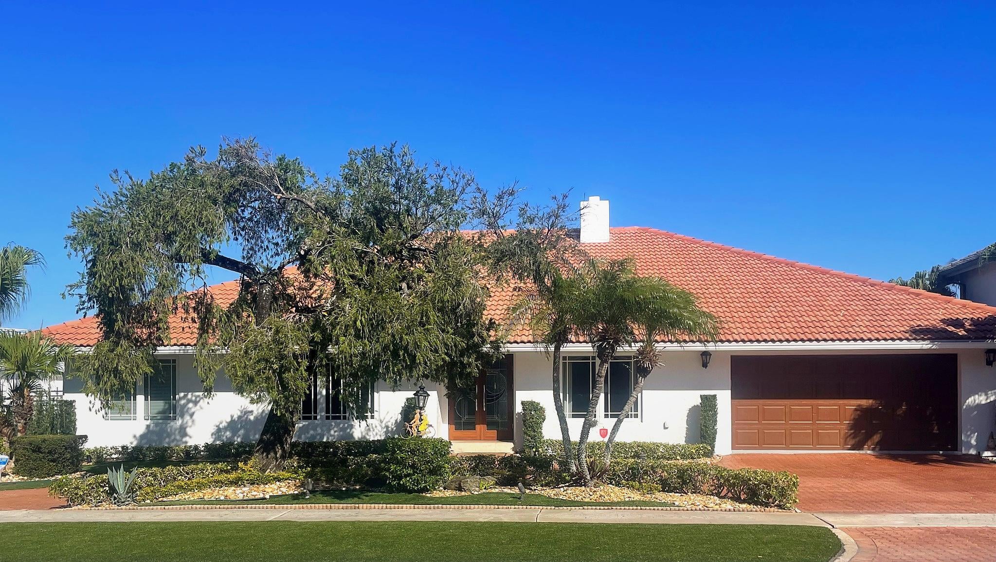 3BR – SingleFamilyResidence at 885 NE Mulberry Drive