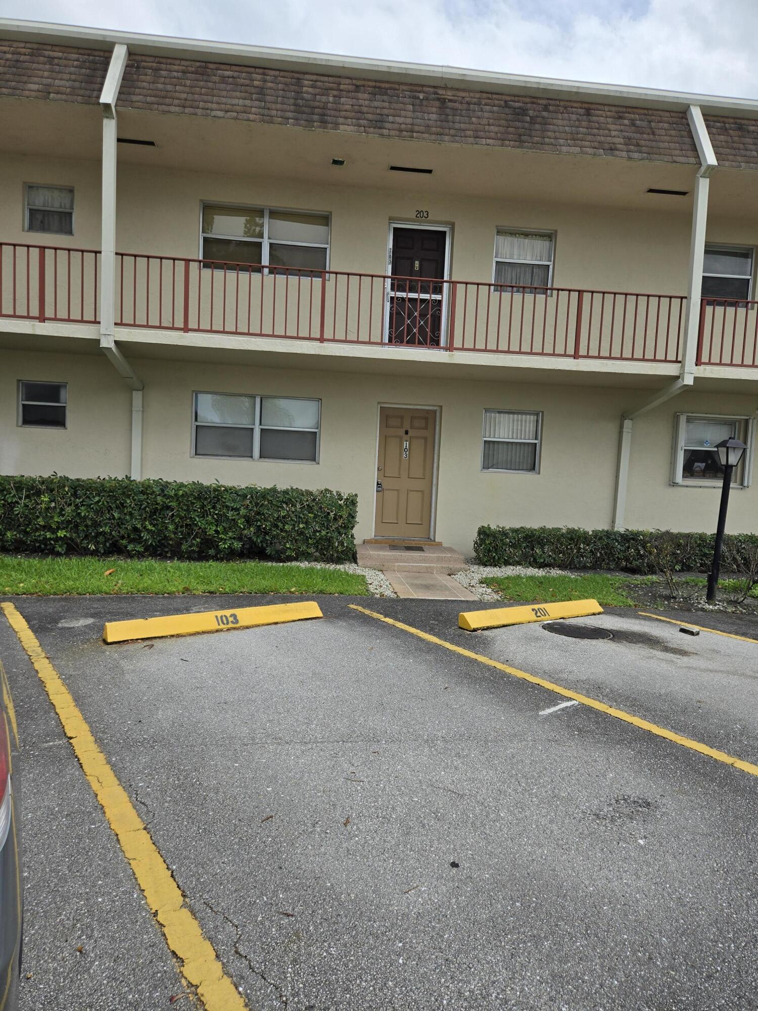 2BR – Condominium at 103 Oxford 400