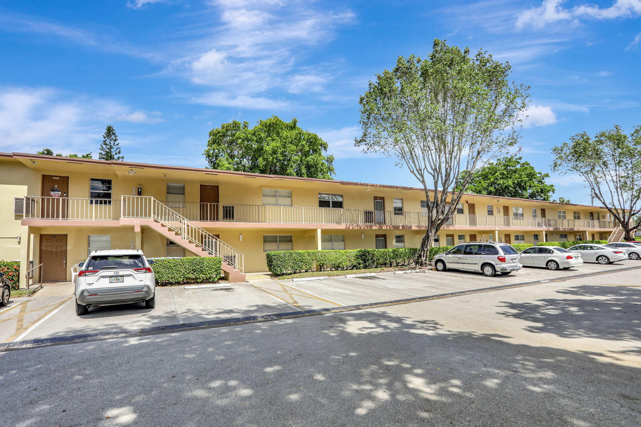 1BR – Condominium at 461 NW 76th Avenue #205