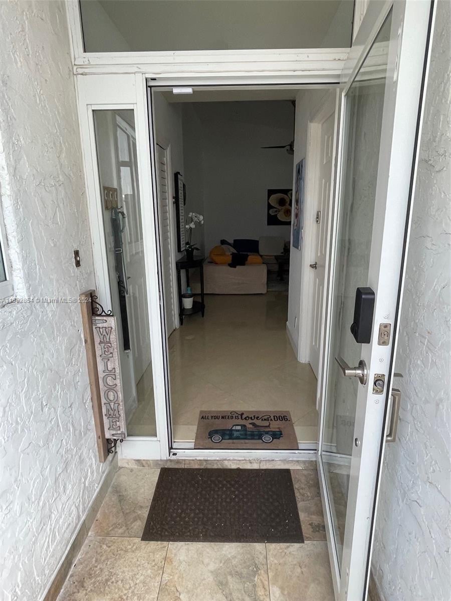 3BR – SingleFamilyResidence at 4920 SW 27th Avenue