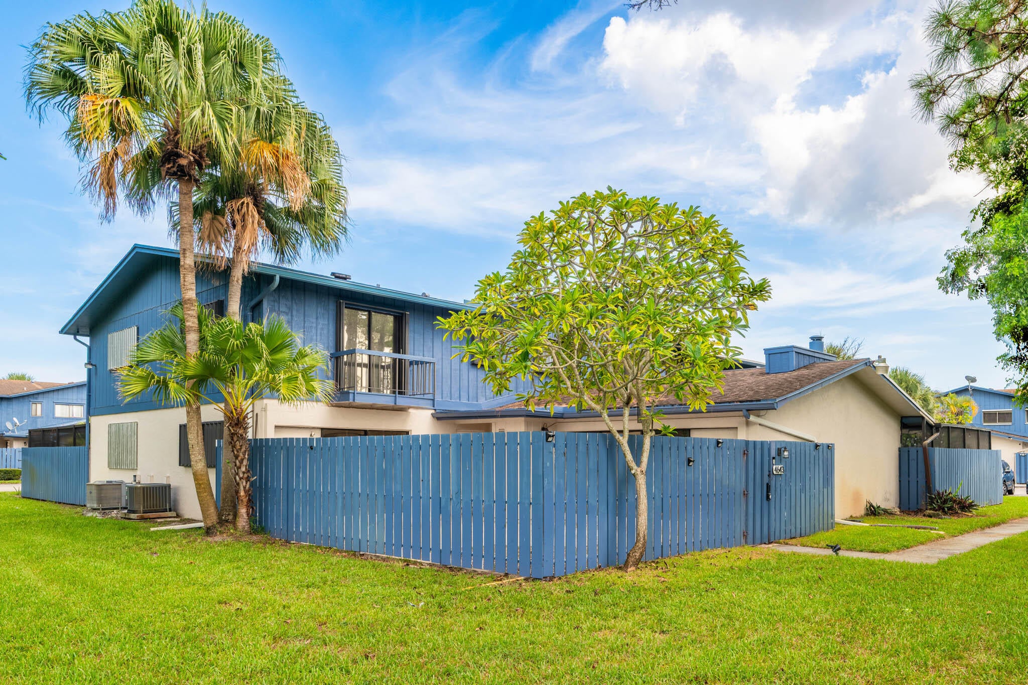3BR – Townhouse at 4643 Holly Lake Drive