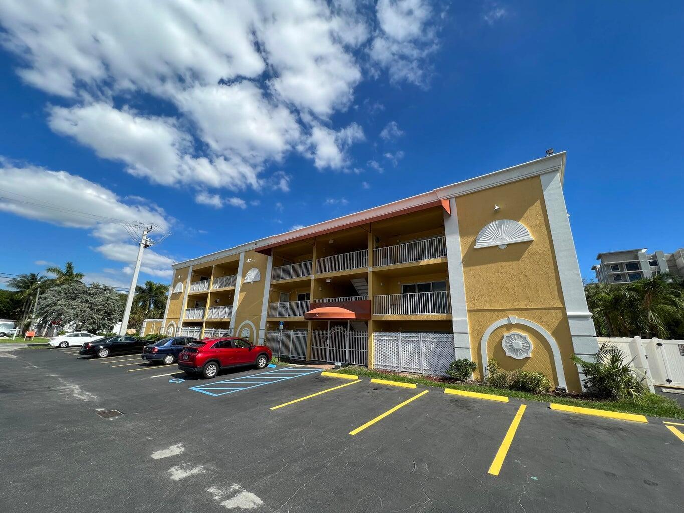 1BR – Condominium at 32 NE 22nd Avenue #107