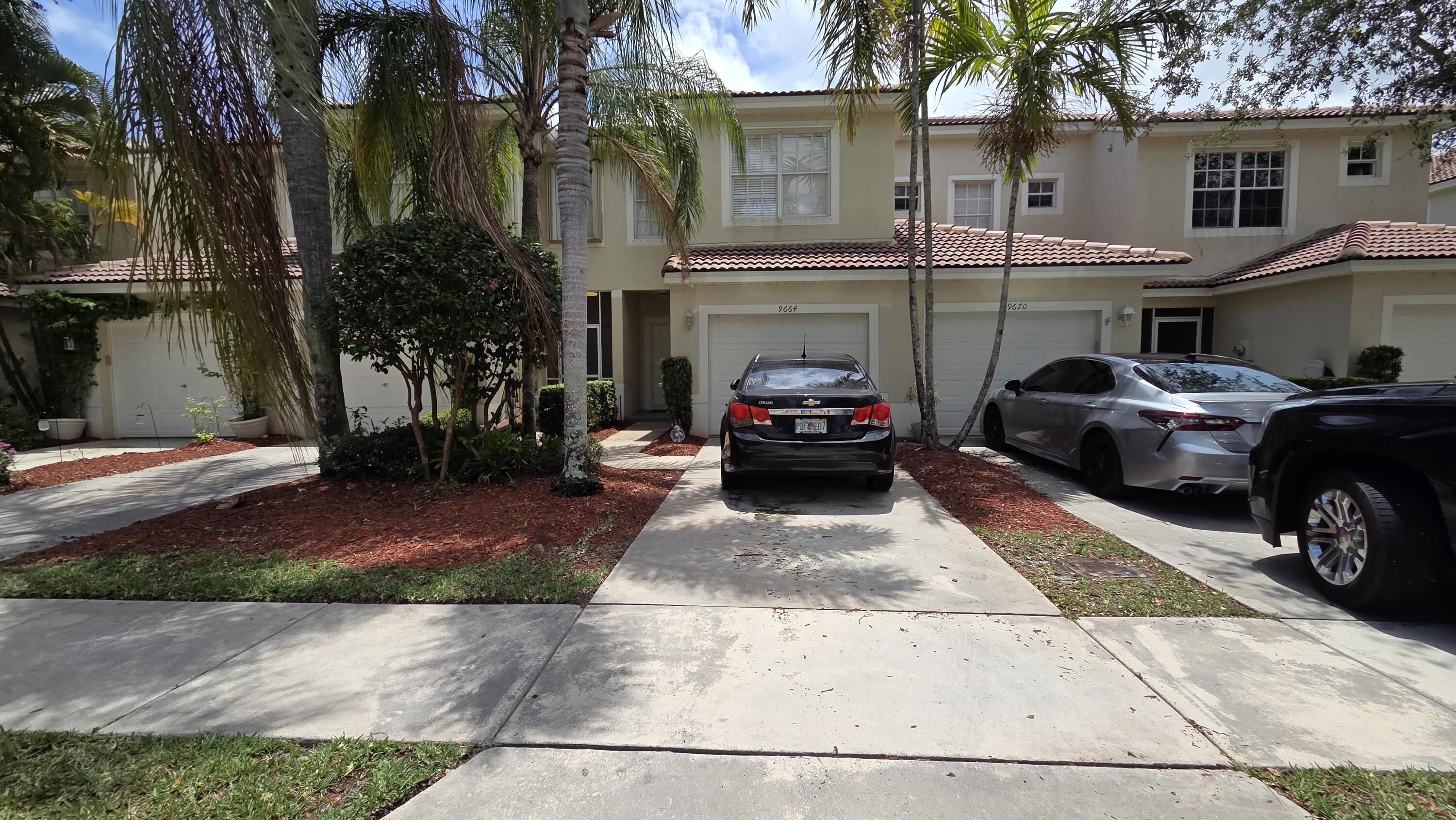 3BR – Townhouse at 9664 Porta Leona Lane