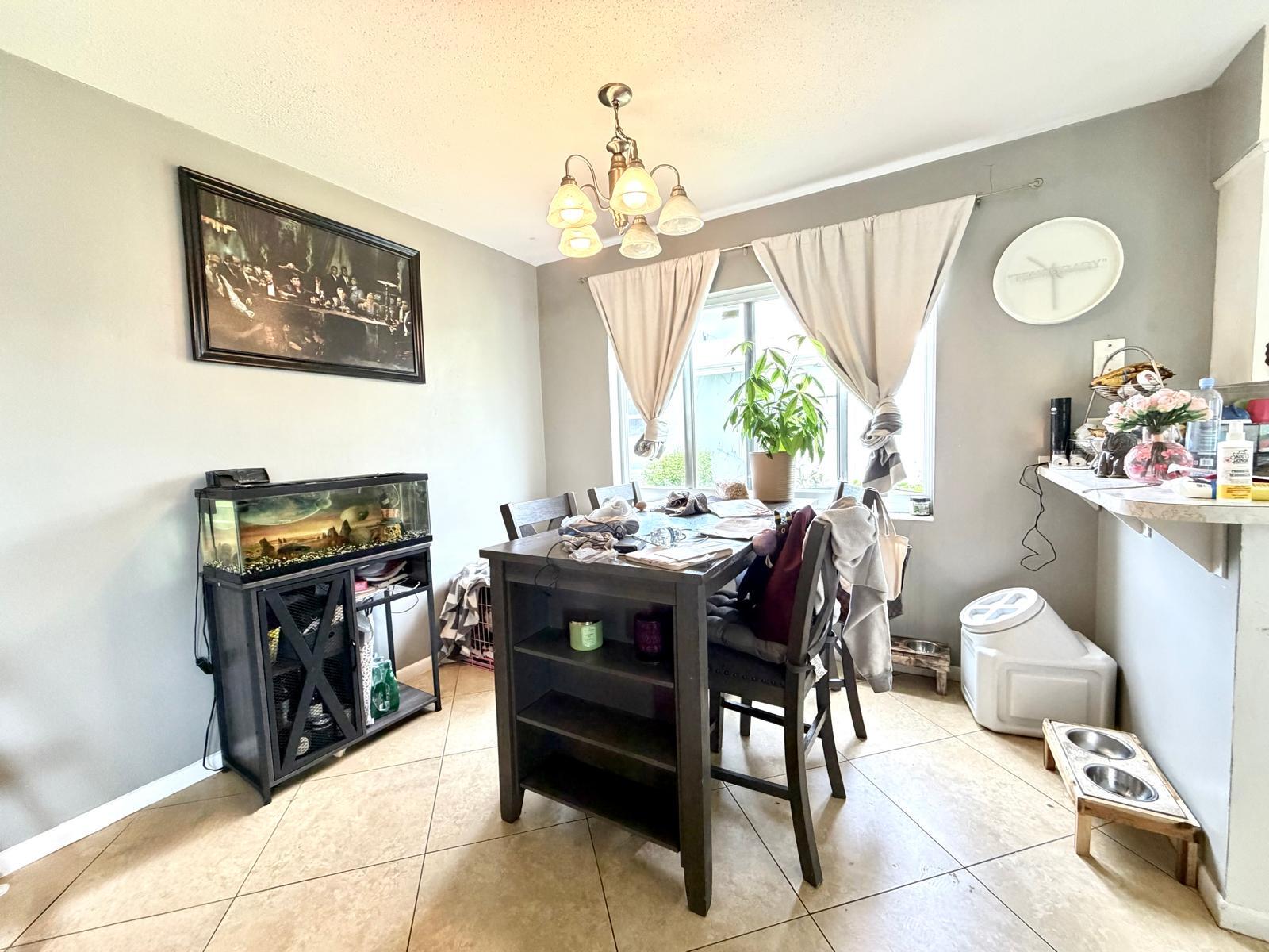 2BR – Apartment at 4731 NE 21st Terrace #2