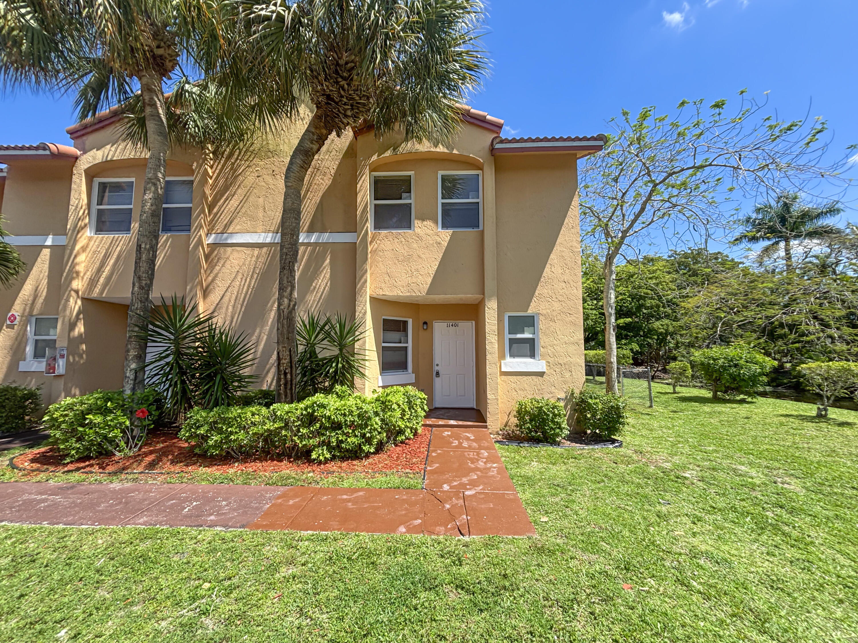 3BR – Townhouse at 11401 NW 45th Street #11401
