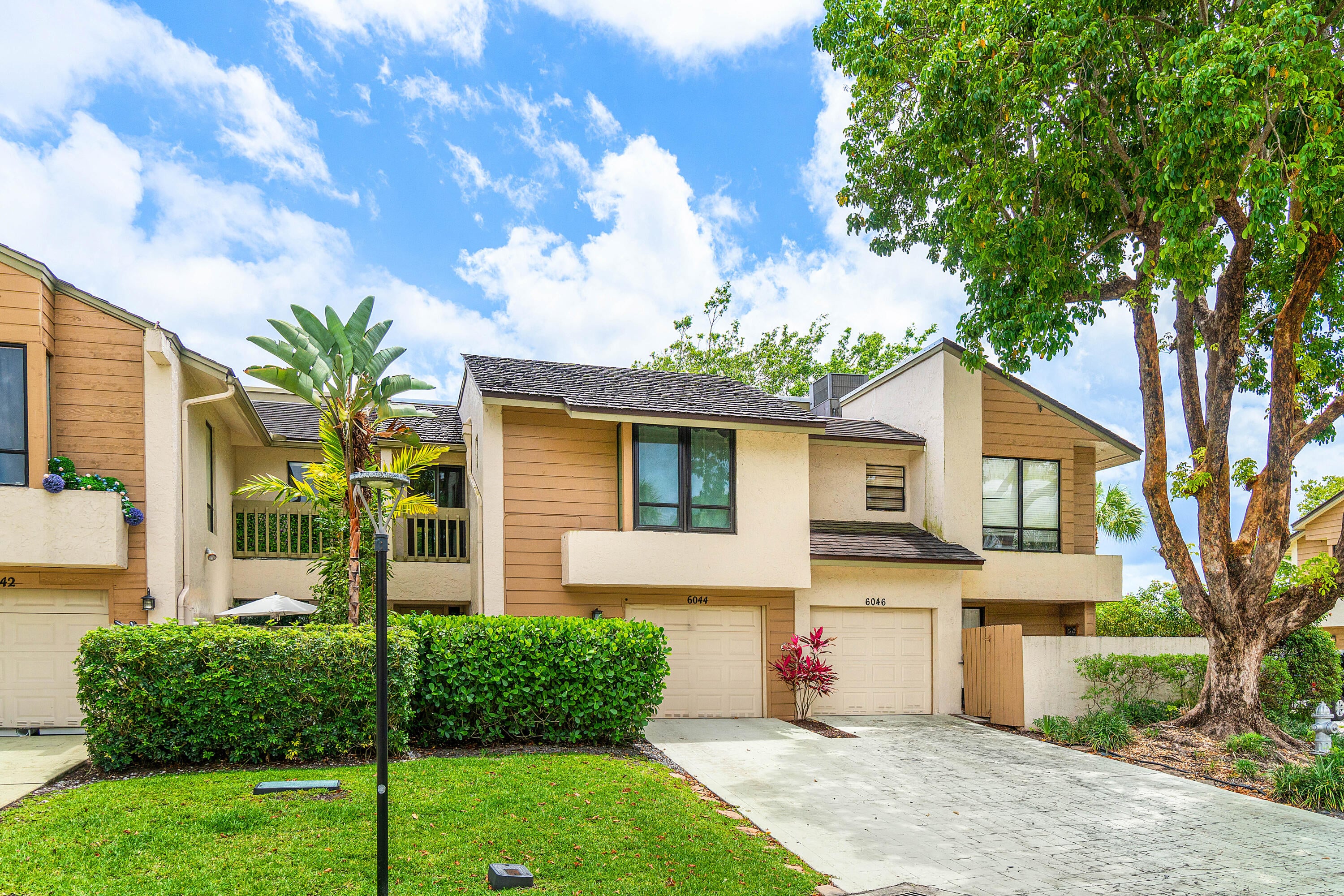 3BR – Townhouse at 6044 Glendale Drive