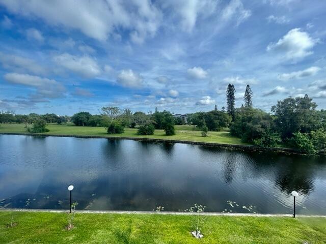 2BR – Condominium at 3601 Inverrary Drive #306