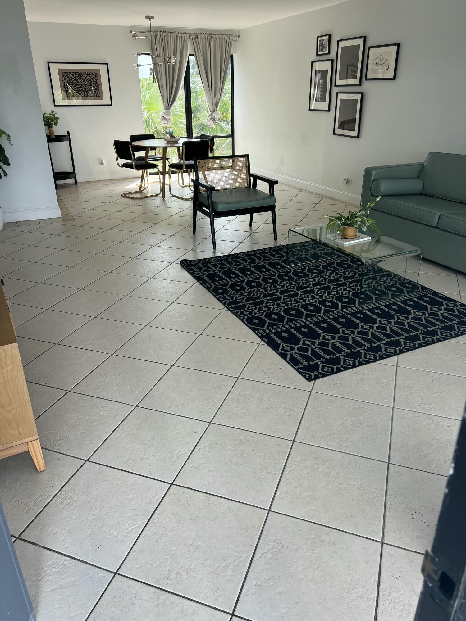 1BR – Apartment at 2100 NE 33rd Avenue #205