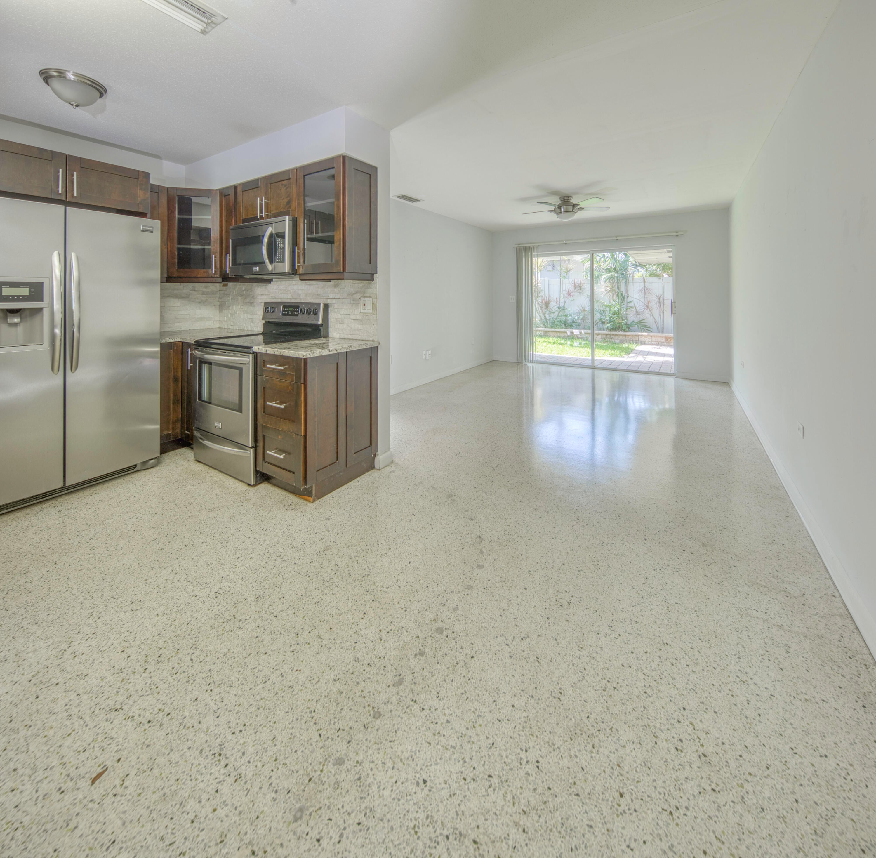 1BR – Apartment at 305 S Federal Highway #2