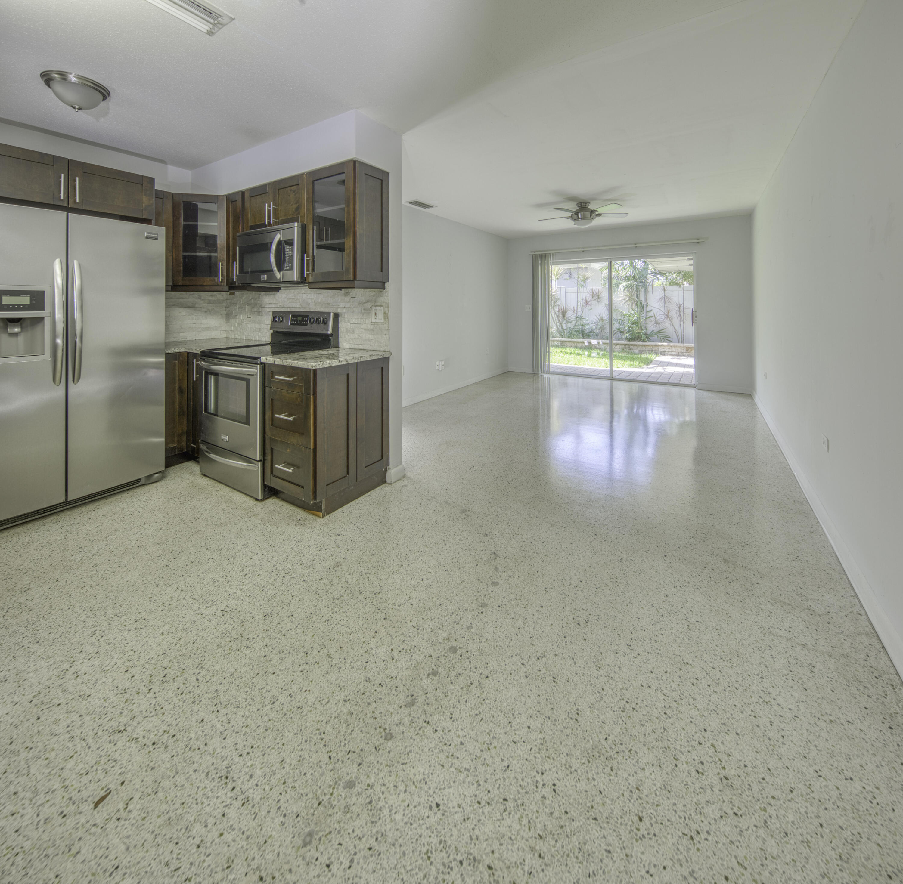 1BR – Apartment at 305 S Federal Highway #2