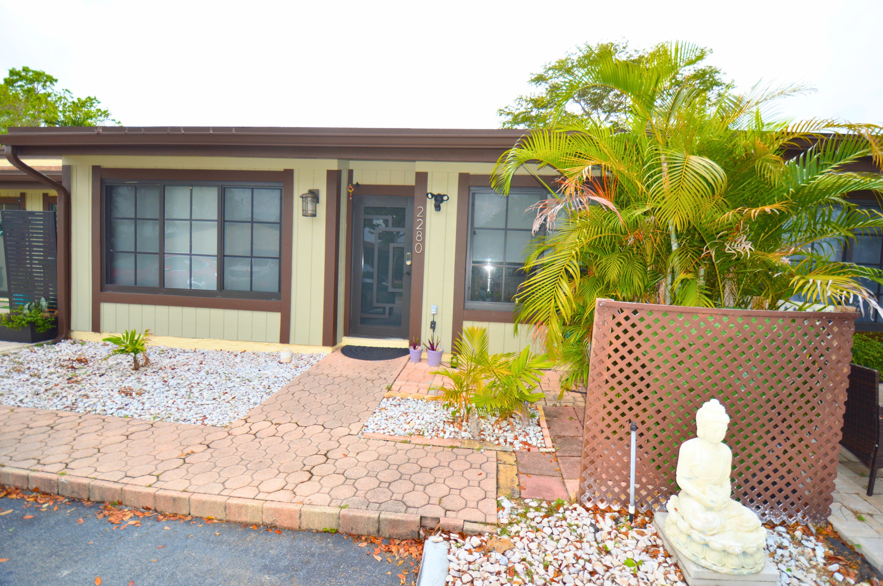 2BR – RNT at 2280 Poinsetta Court