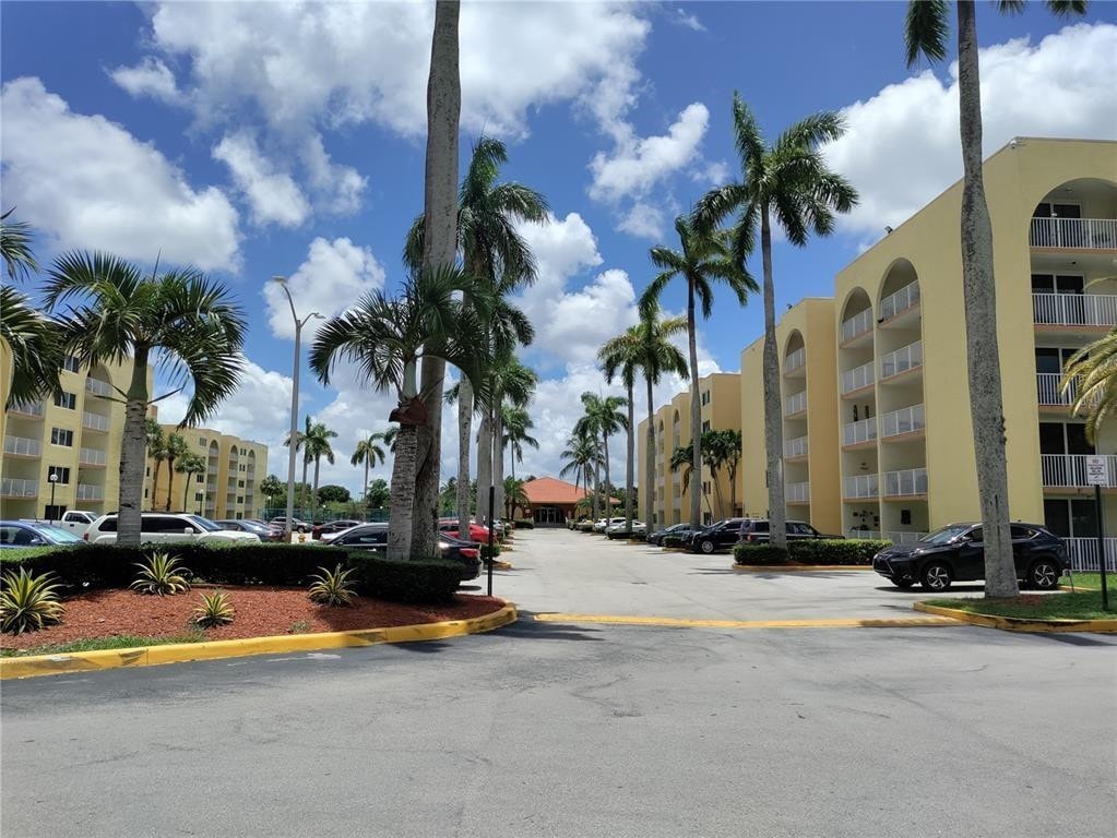 1BR – Condominium at 7000 NW 186th Street #4-325