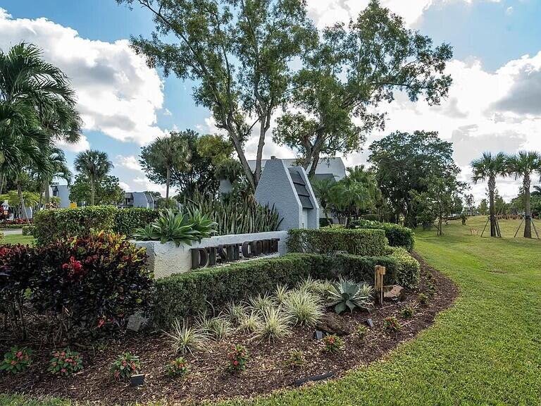 2BR – Townhouse at 4228 Deste Court