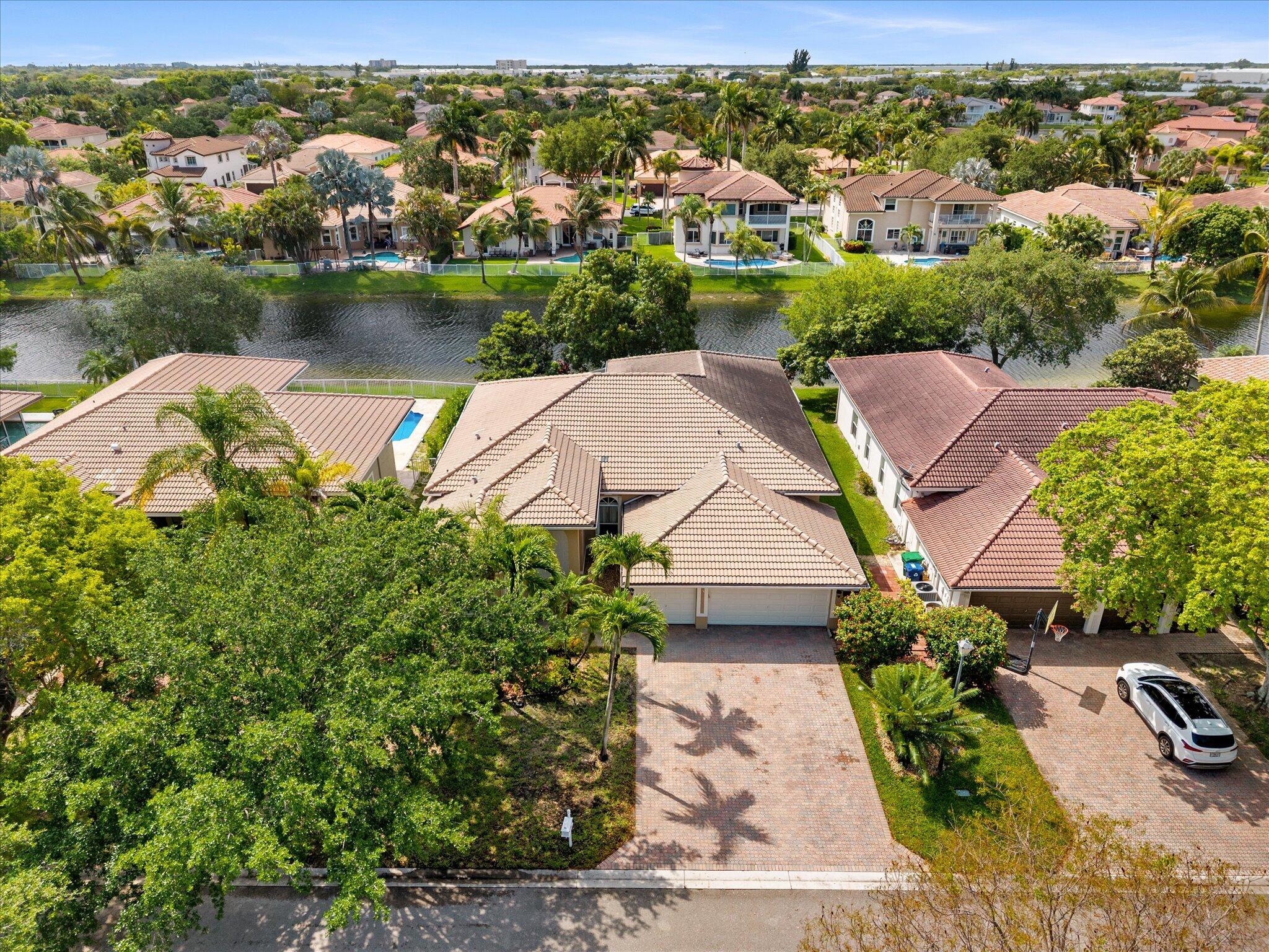 5BR – SingleFamilyResidence at 12420 NW 50th Place
