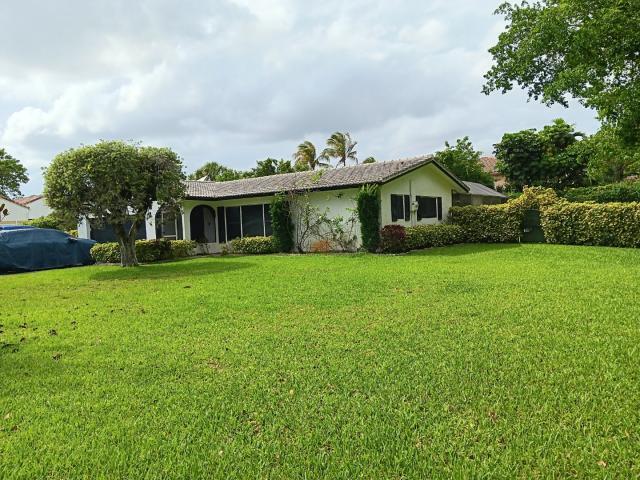4BR – SingleFamilyResidence at 10901 NW 33rd Street